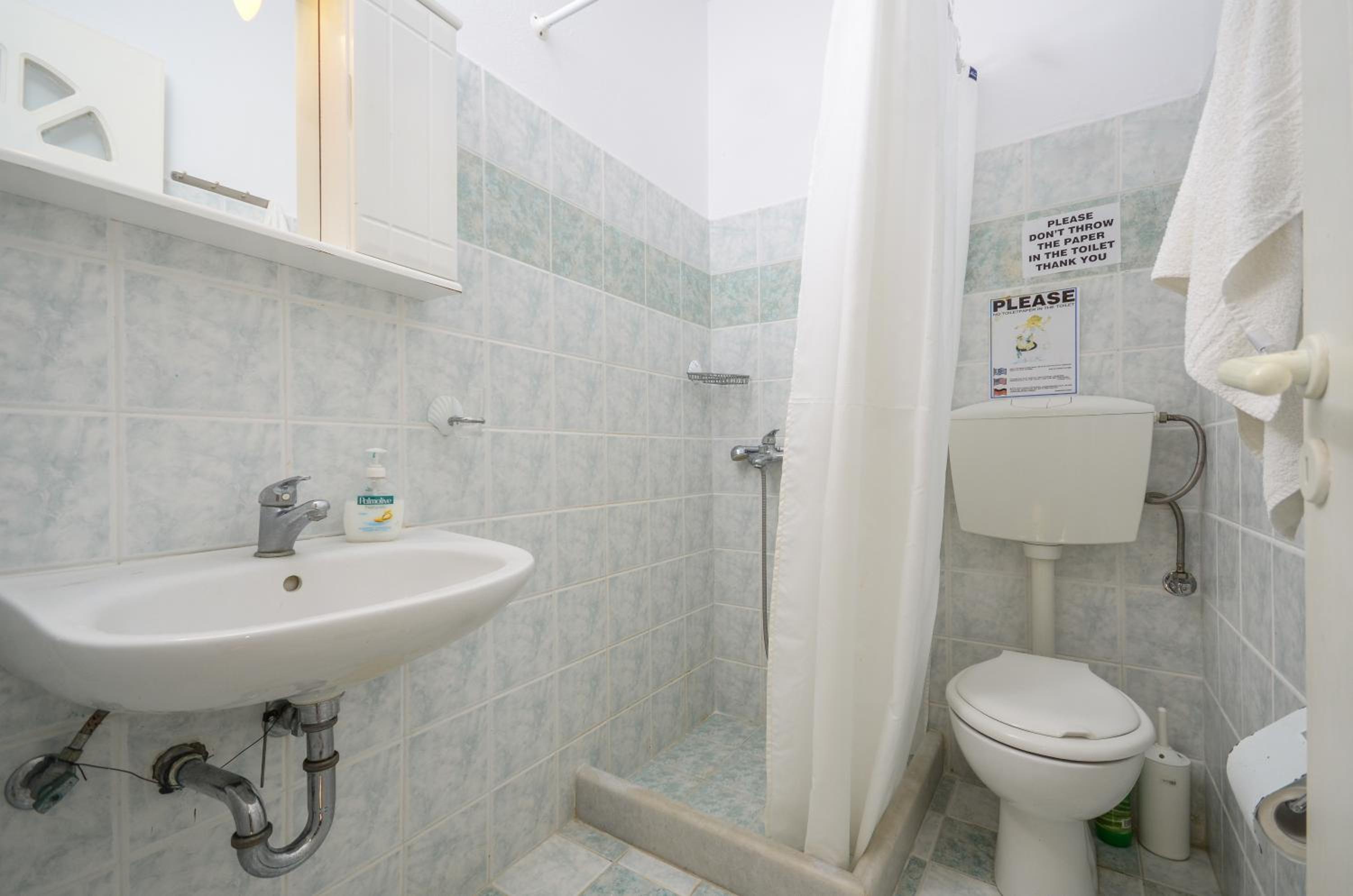 Ydreos Studios & Apartments