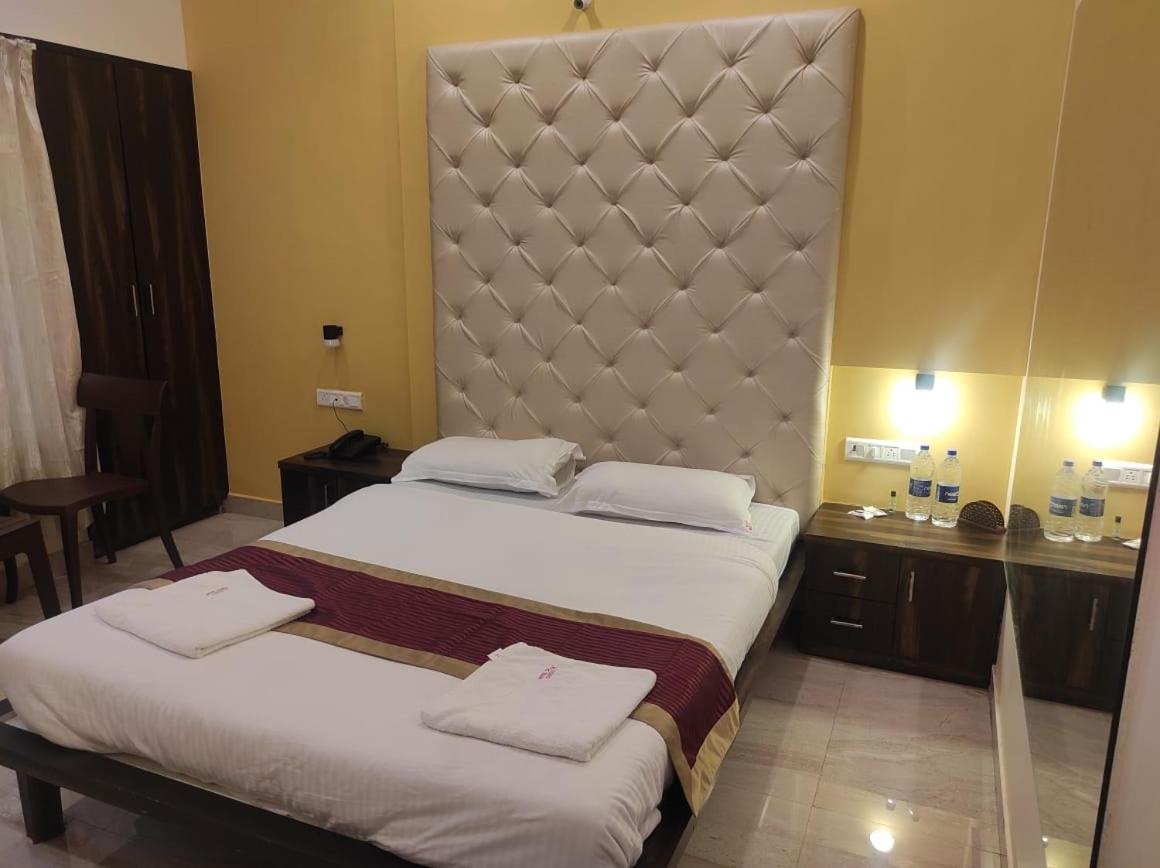 Hotel Deepak Executive, Ganpatipule