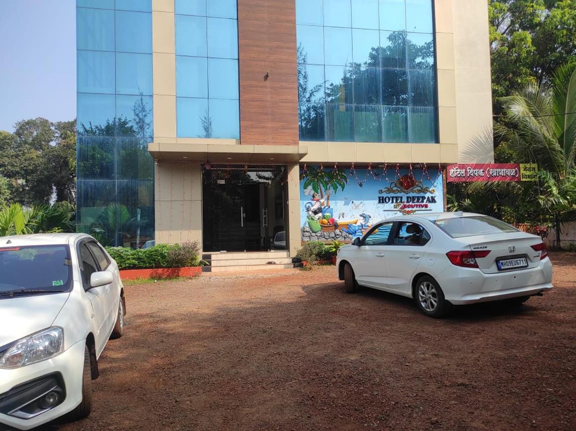 Hotel Deepak Executive, Ganpatipule