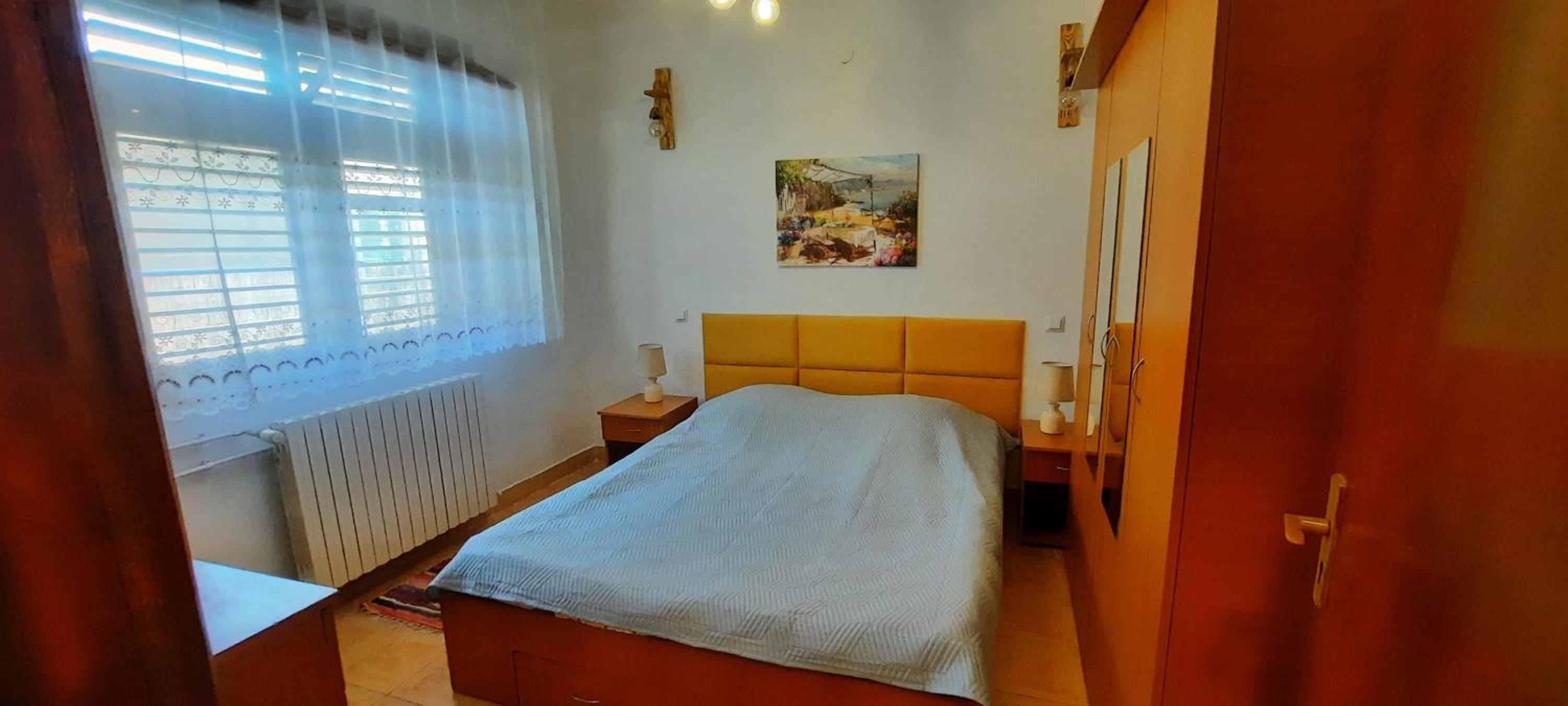 Yellow House Mamaia Nord view 3