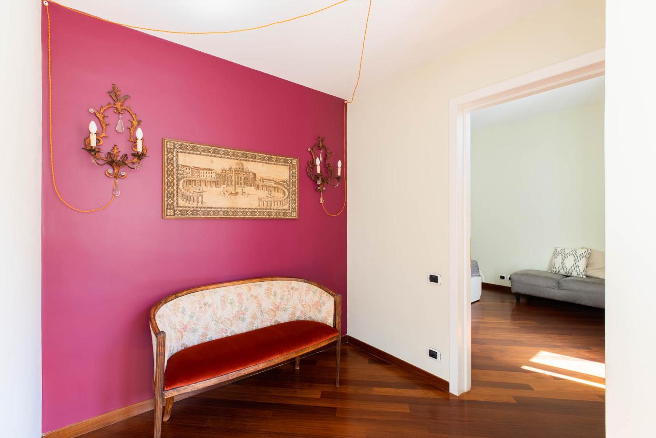 iFlat Margutta Colors on Canvas Apartment