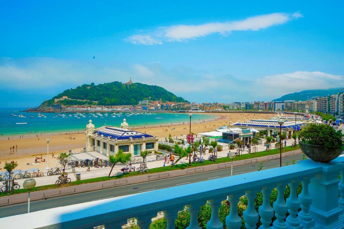 Crown of La Concha Beach photo 4