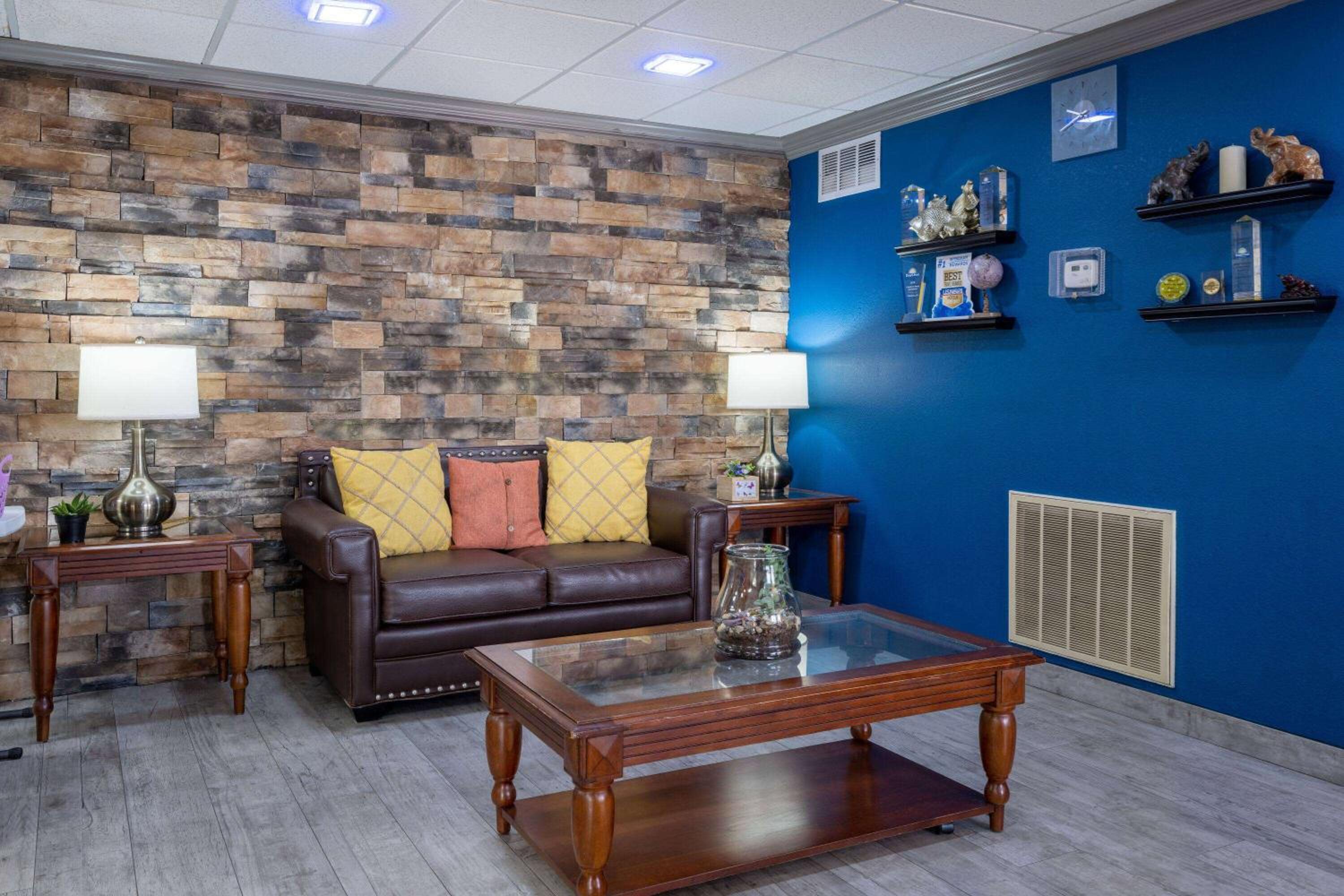 Commerce Vacations - Days Inn Suites by Wyndham Commerce - Property Image 25