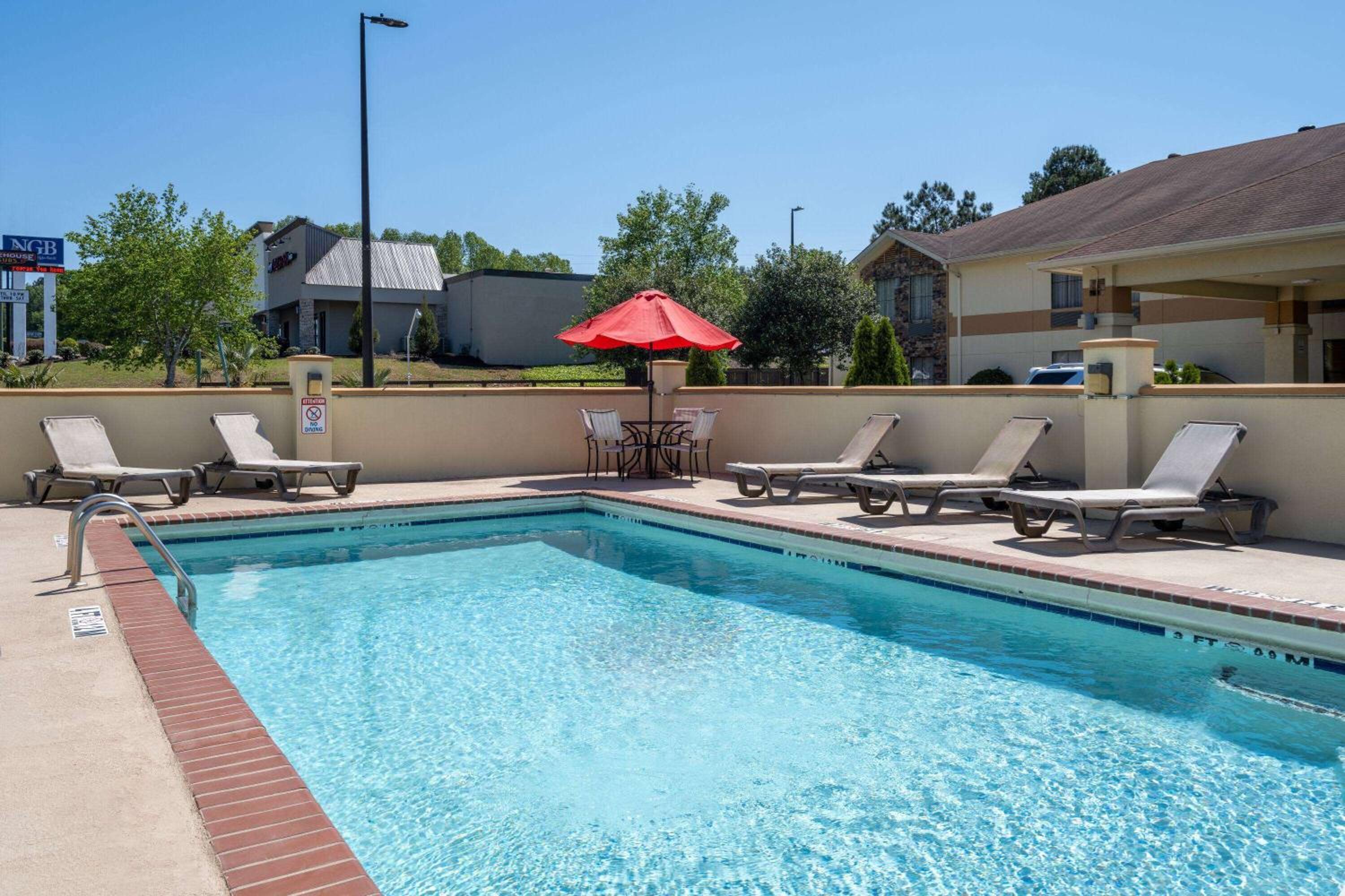 Commerce Vacations - Days Inn Suites by Wyndham Commerce - Property Image 24