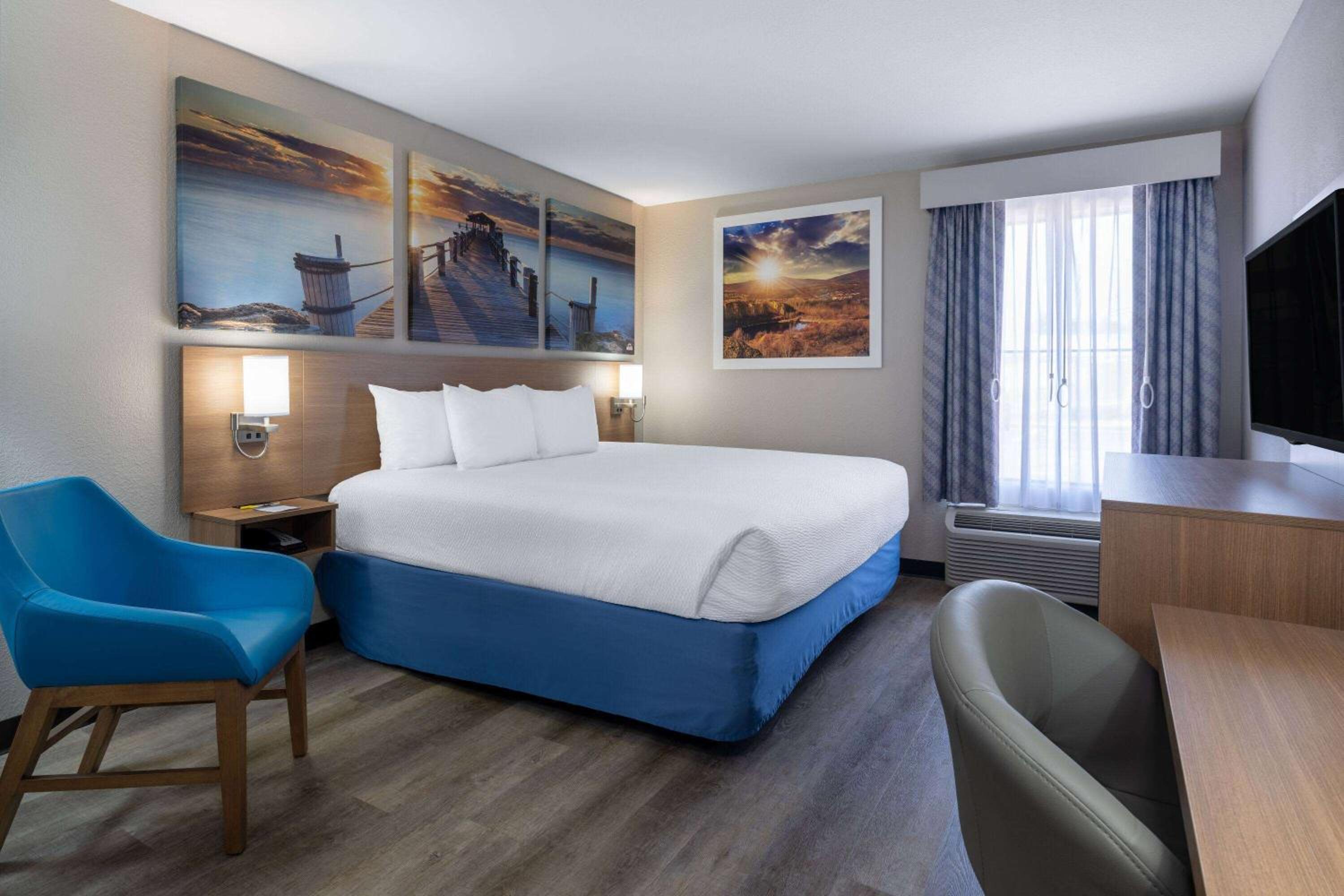 Commerce Vacations - Days Inn Suites by Wyndham Commerce - Property Image 16