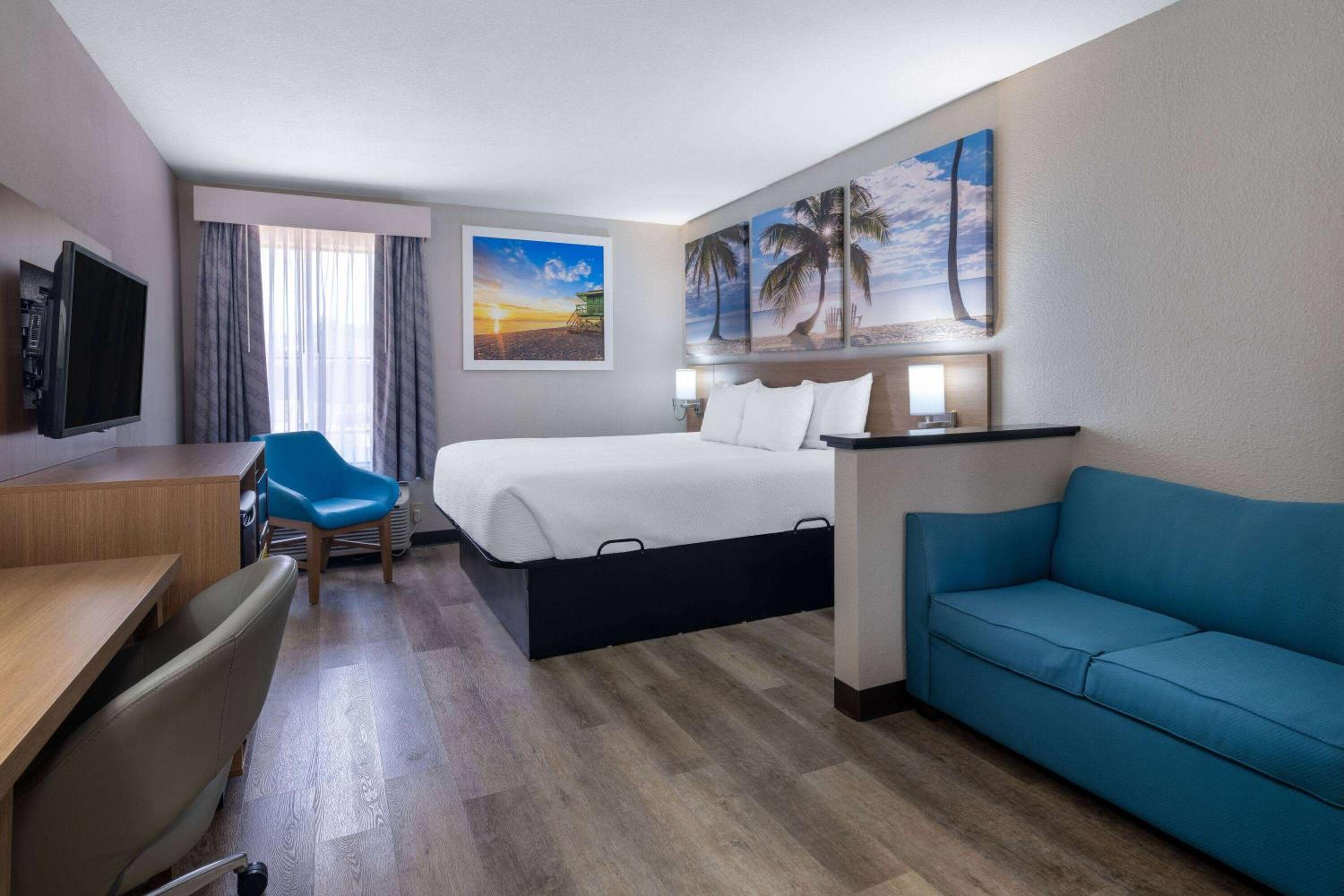 Commerce Vacations - Days Inn Suites by Wyndham Commerce - Property Image 13