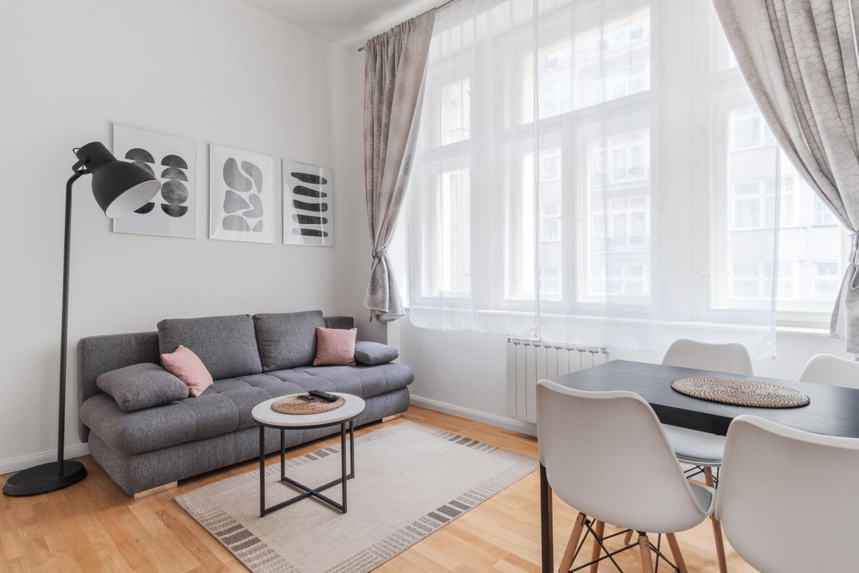 Luminous apartment for 2 near Wenceslas Square by Prague Days