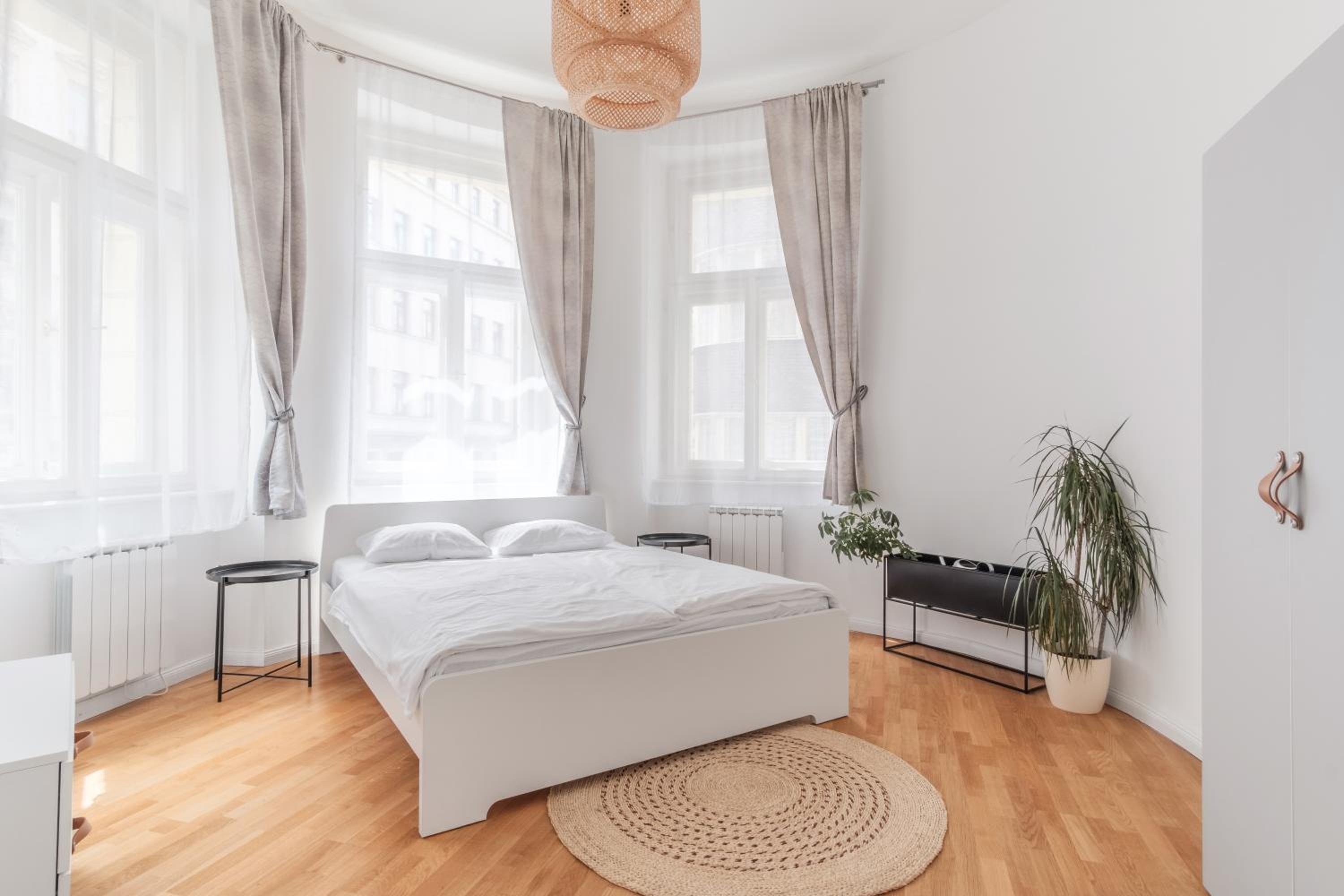 Luminous apartment for 2 near Wenceslas Square by Prague Days