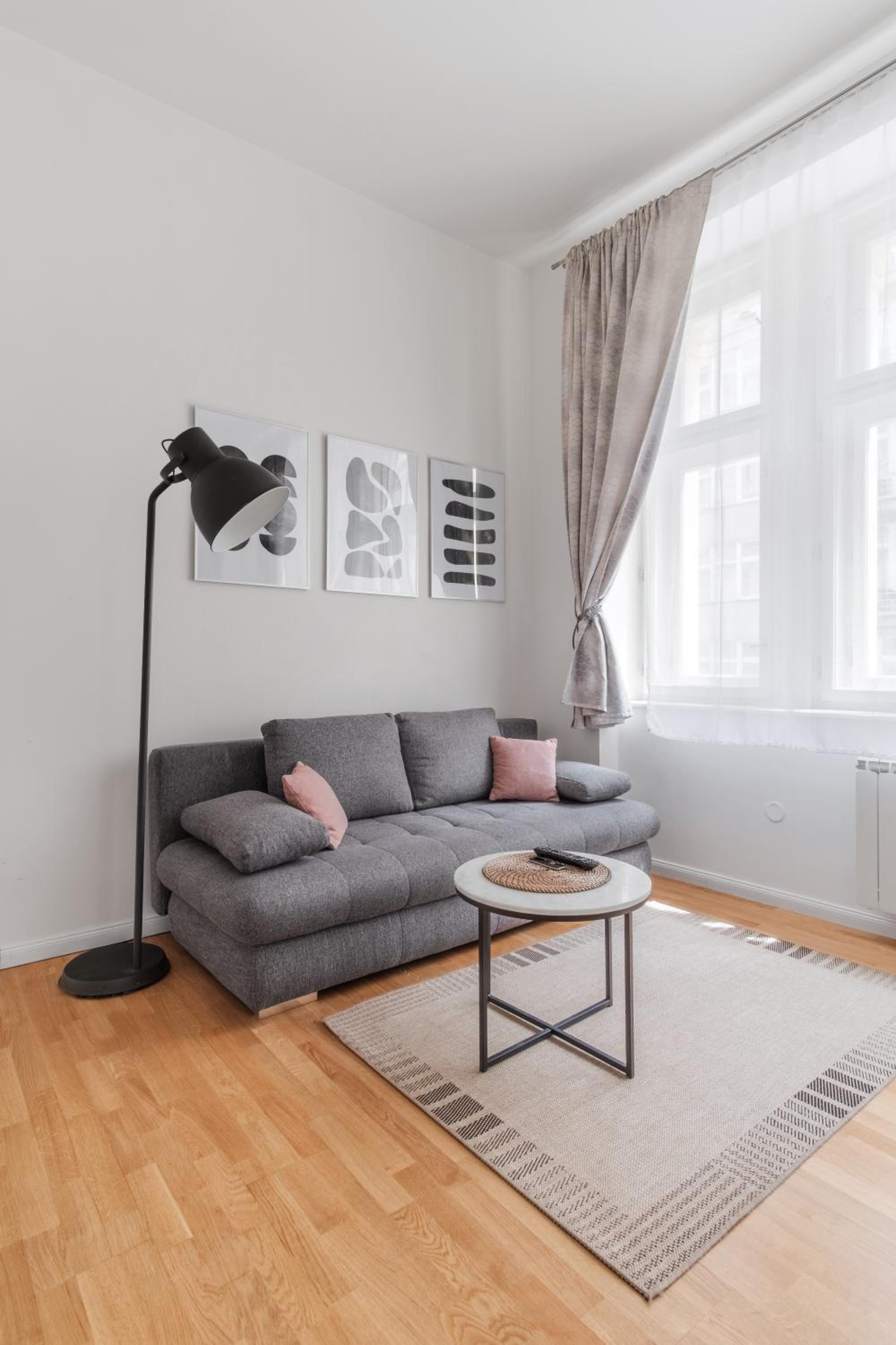 Luminous apartment for 2 near Wenceslas Square by Prague Days