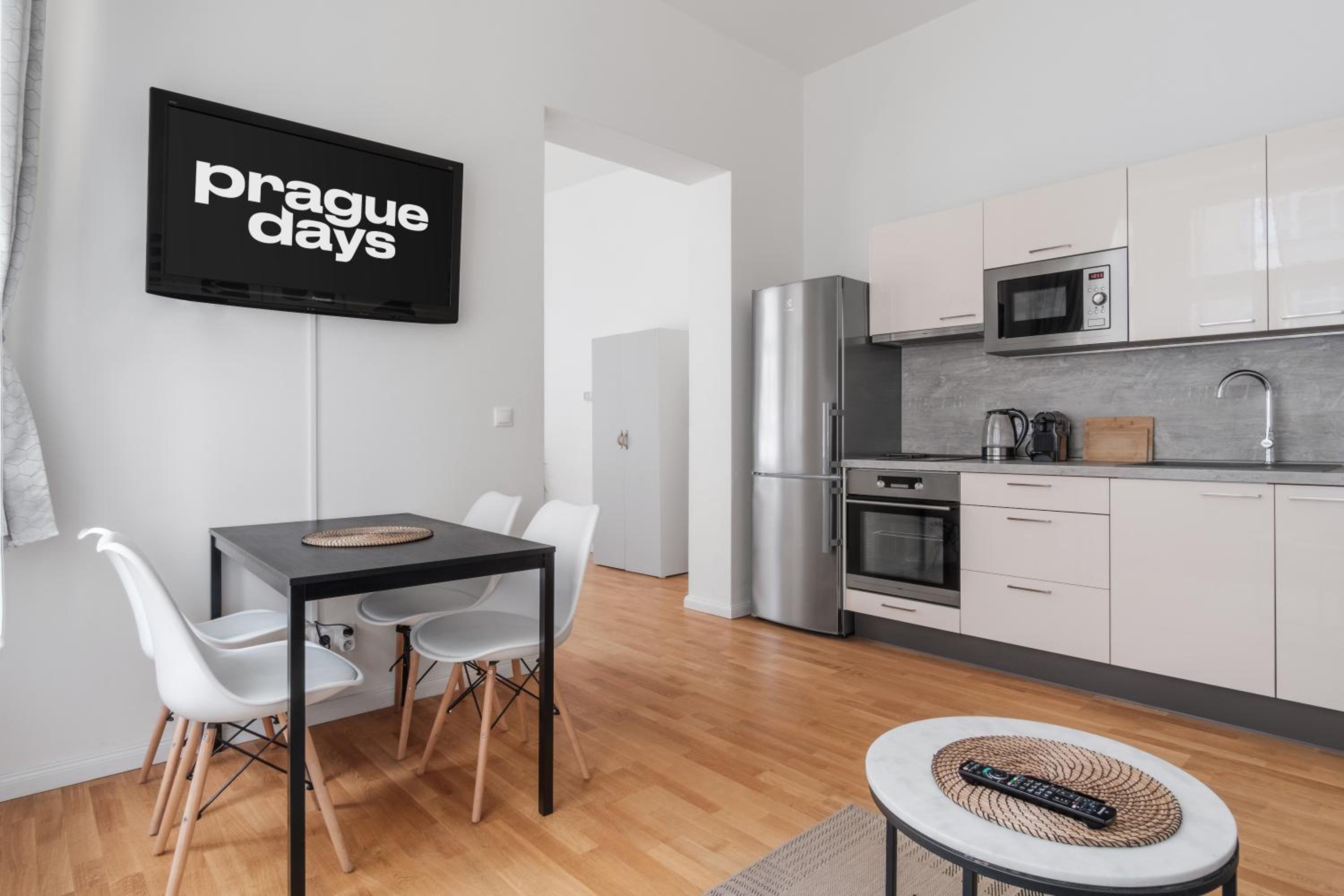 Luminous apartment for 2 near Wenceslas Square by Prague Days