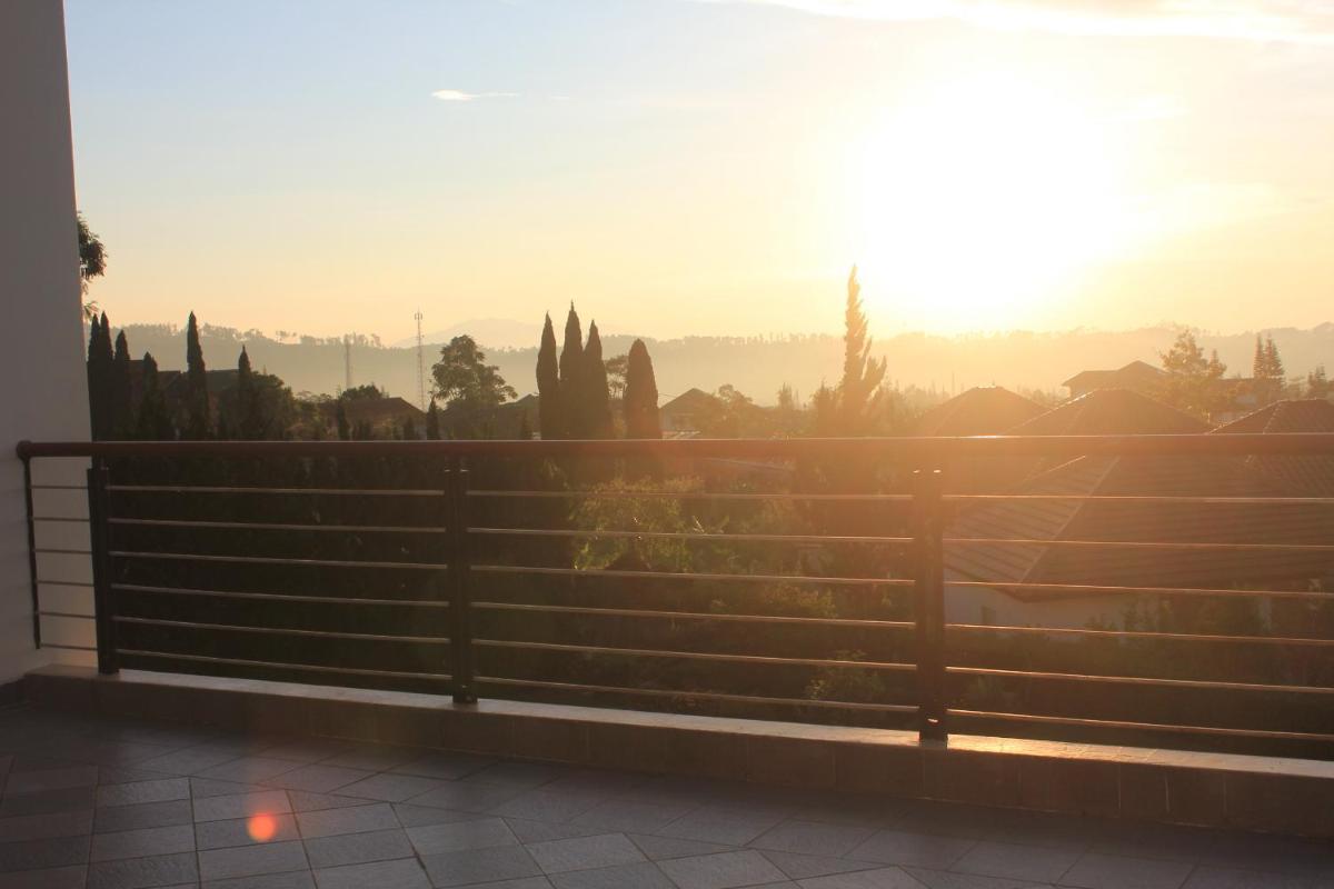 Villa Sophia Cimacan Puncak