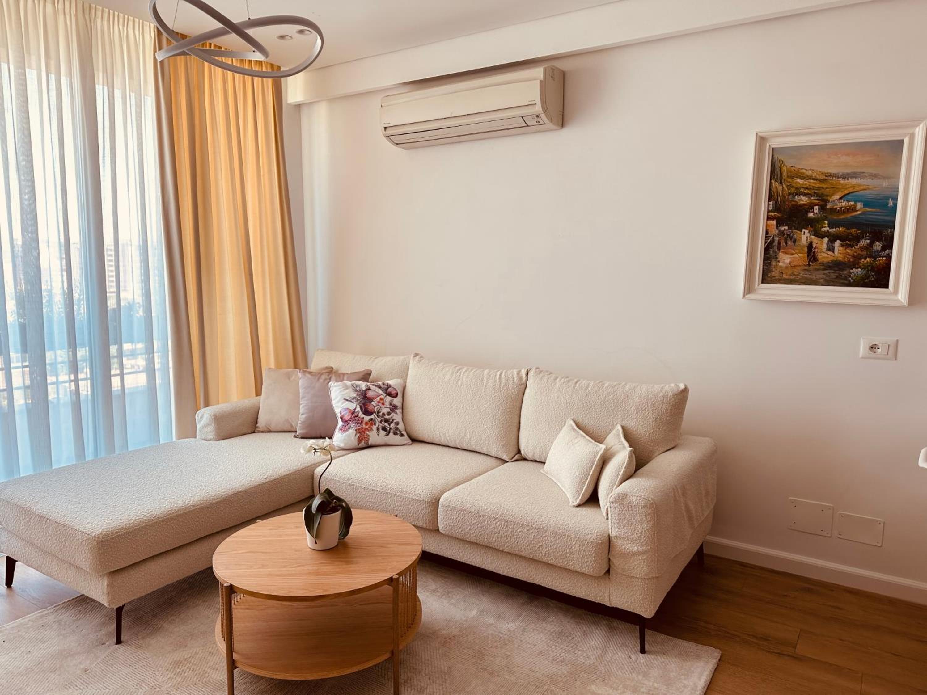 Madalin Seaside Apartment