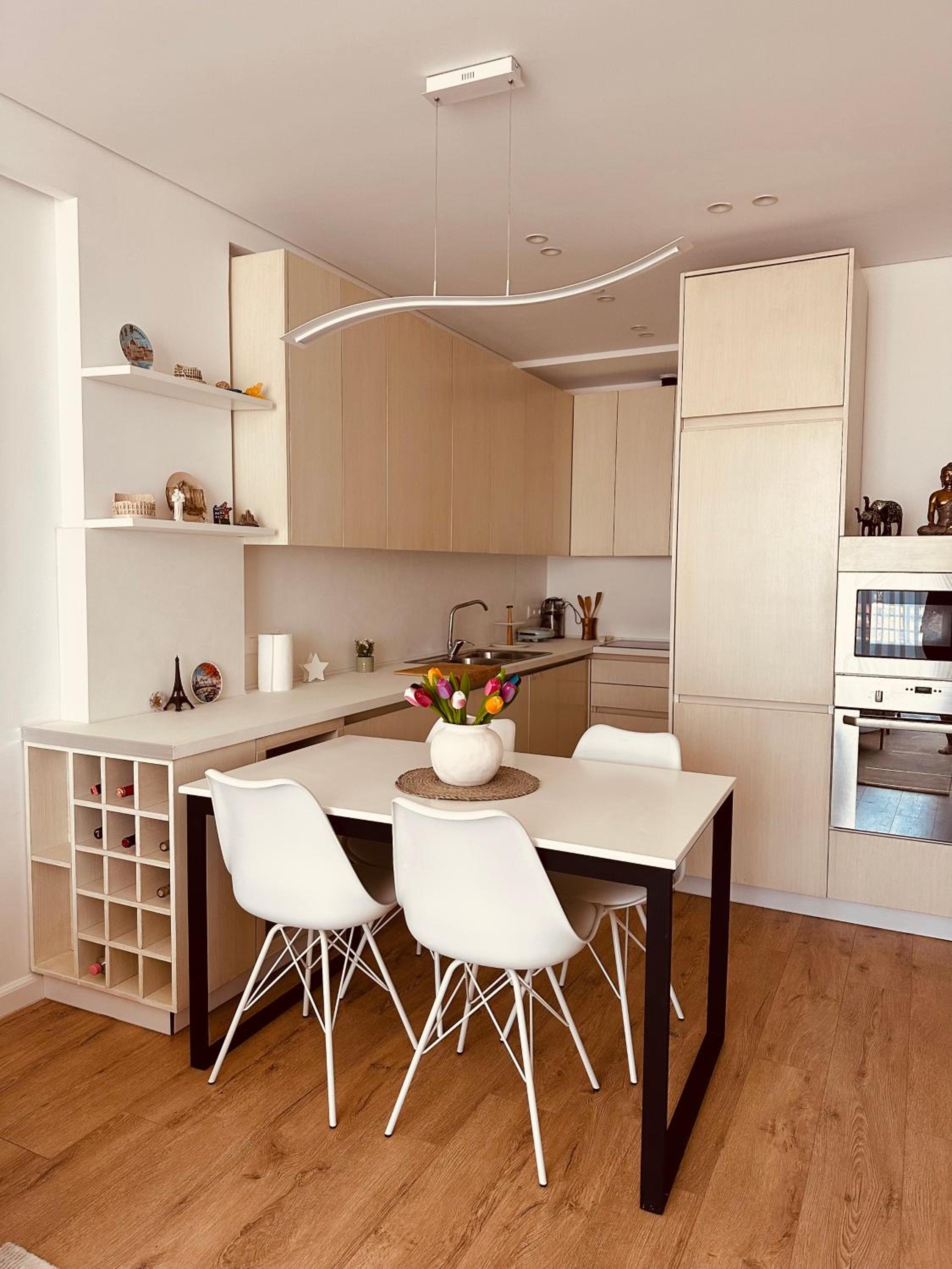 Madalin Seaside Apartment
