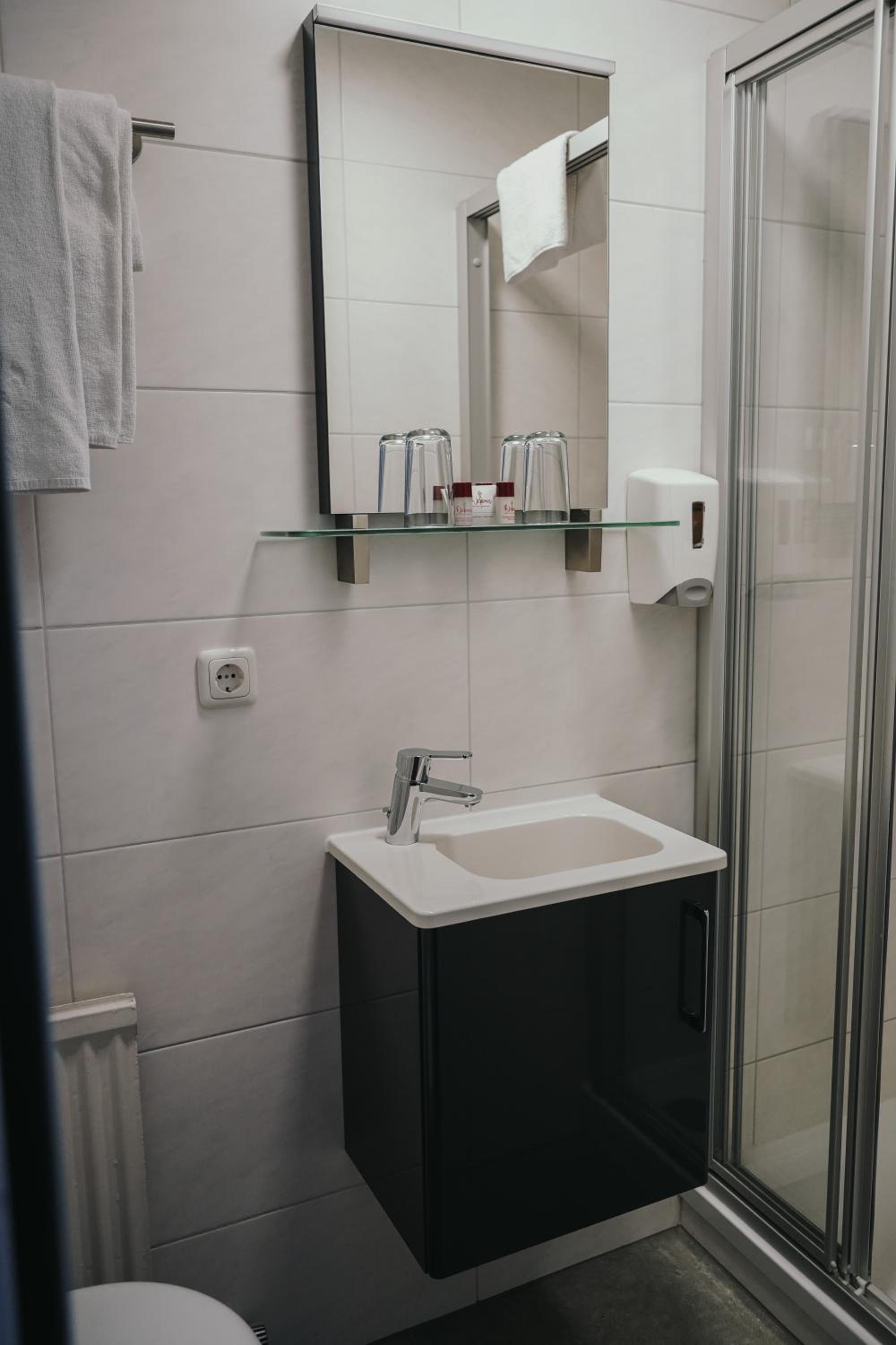 Pension Steinbichler - Apartments und Zimmer Check in 24-7