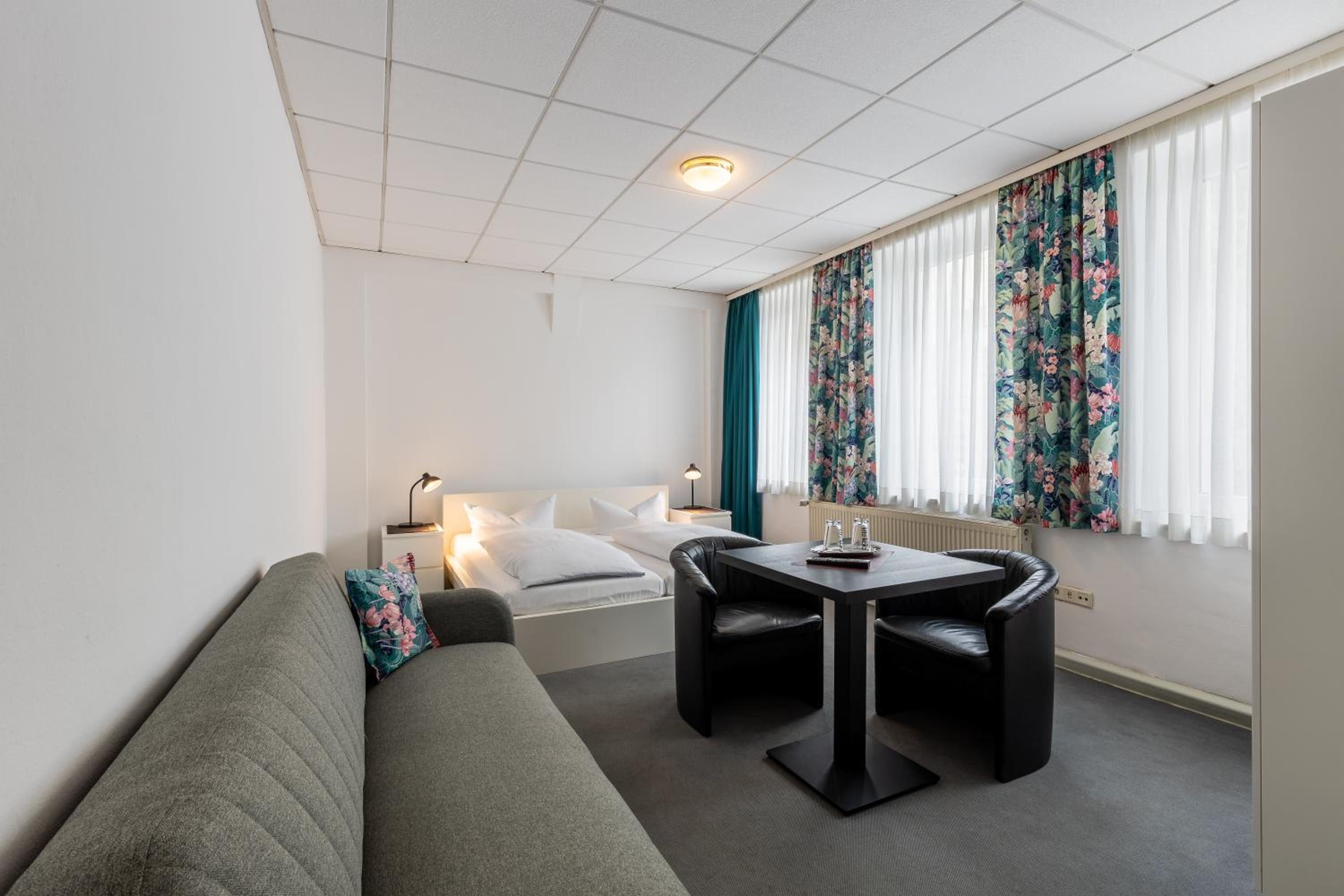 Hotel Annet garni - Property Image 2