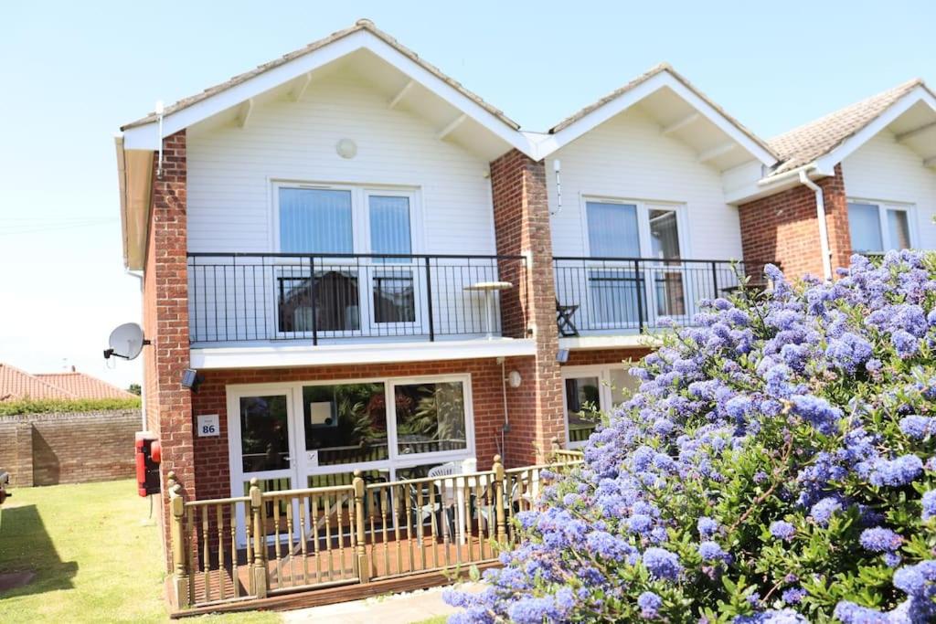 Corton Retreats At Waterside Park view 2