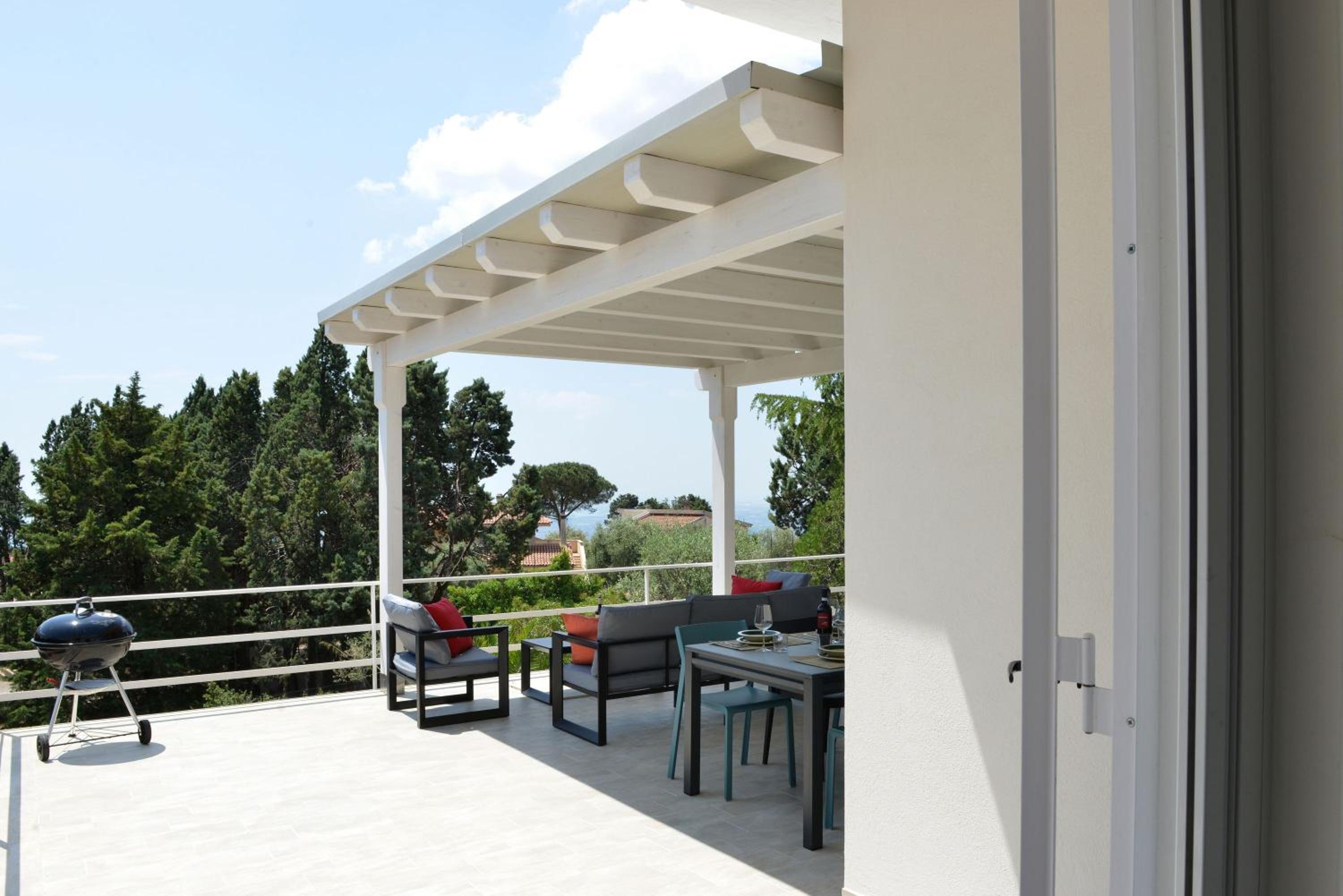 Villa Pica by PosarelliVillas