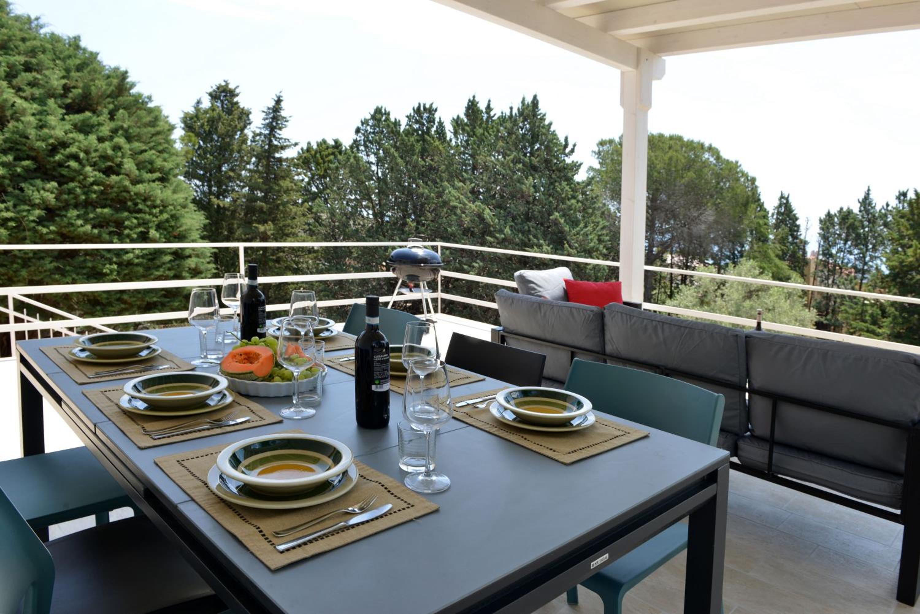 Villa Pica by PosarelliVillas