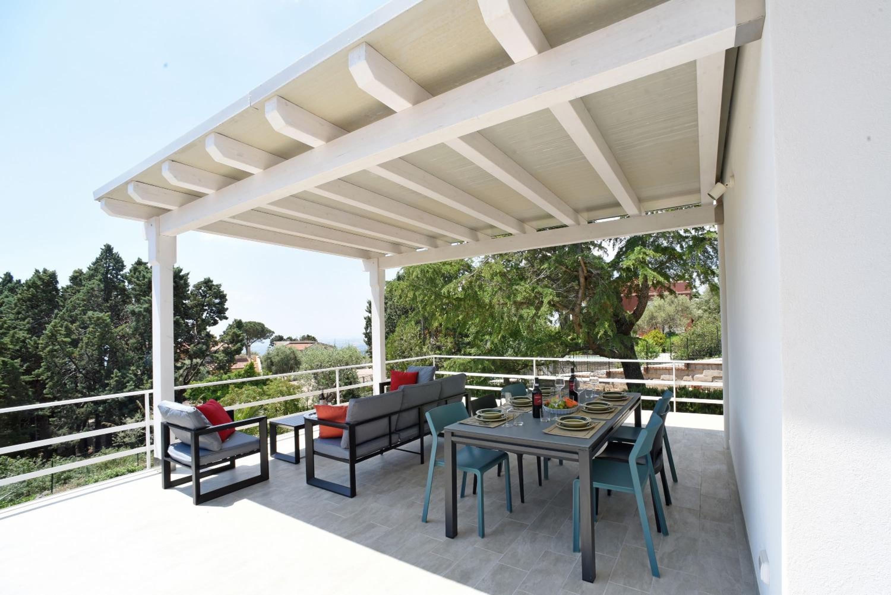 Villa Pica by PosarelliVillas