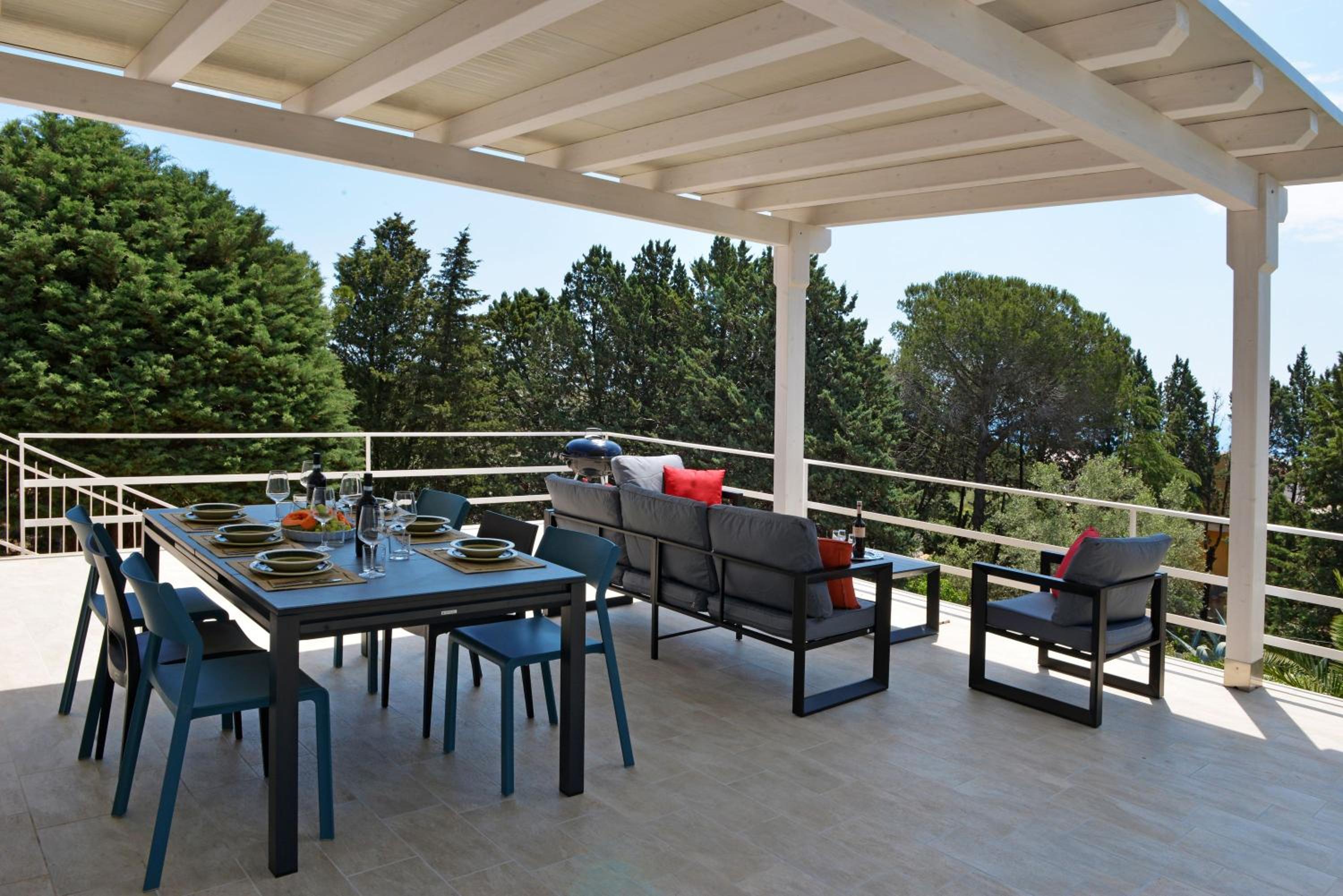 Villa Pica by PosarelliVillas