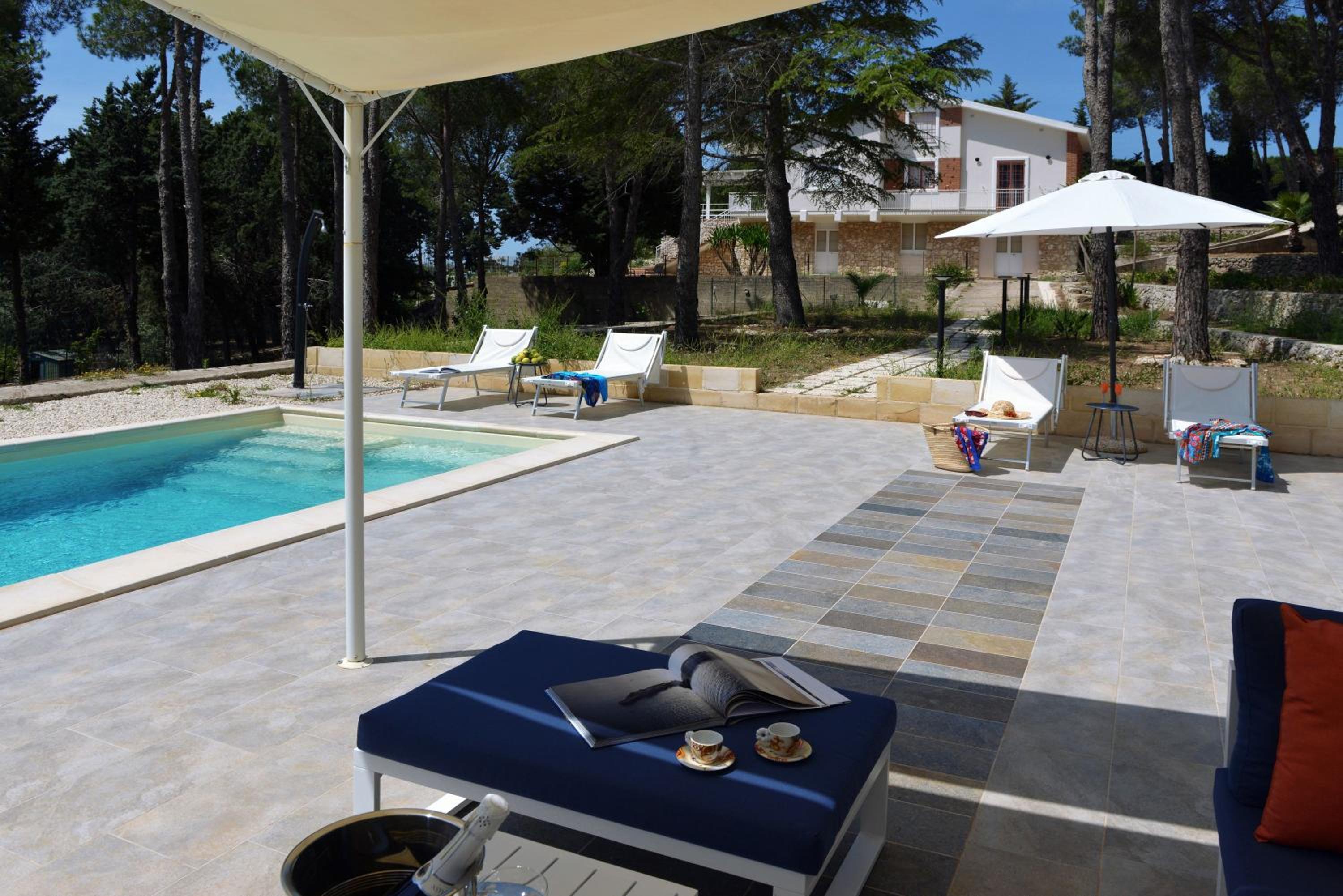 Villa Pica by PosarelliVillas