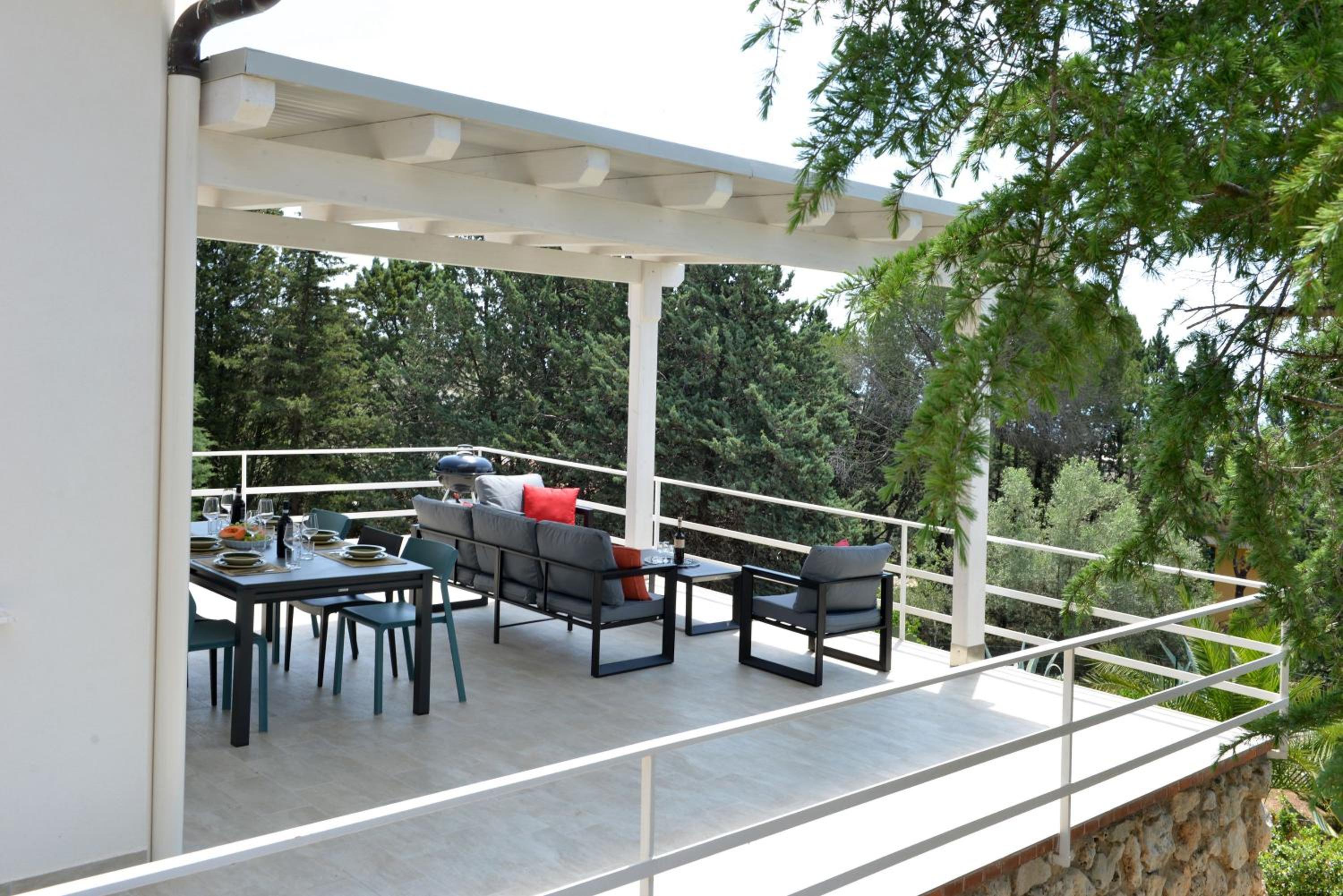 Villa Pica by PosarelliVillas