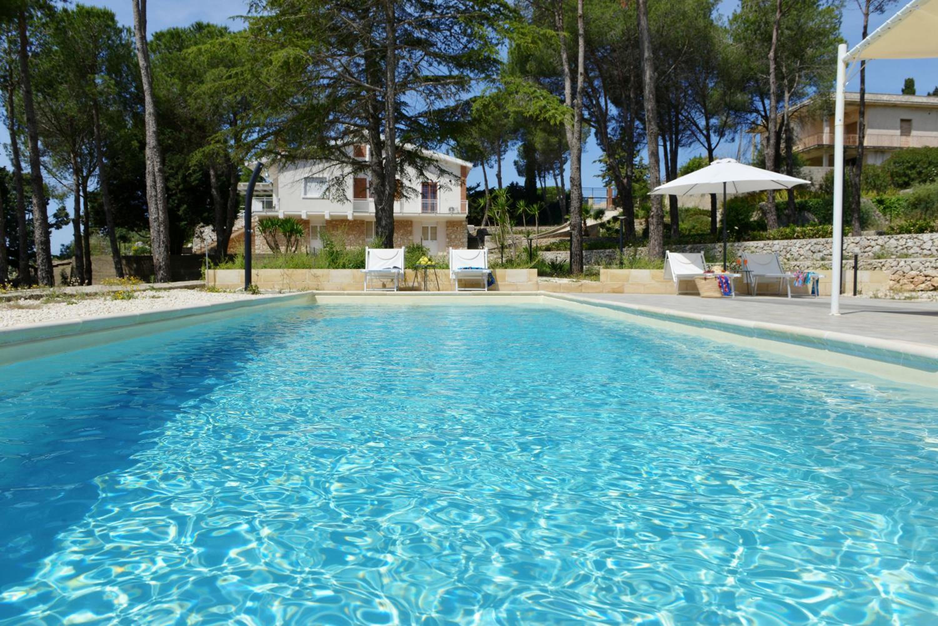 Villa Pica by PosarelliVillas