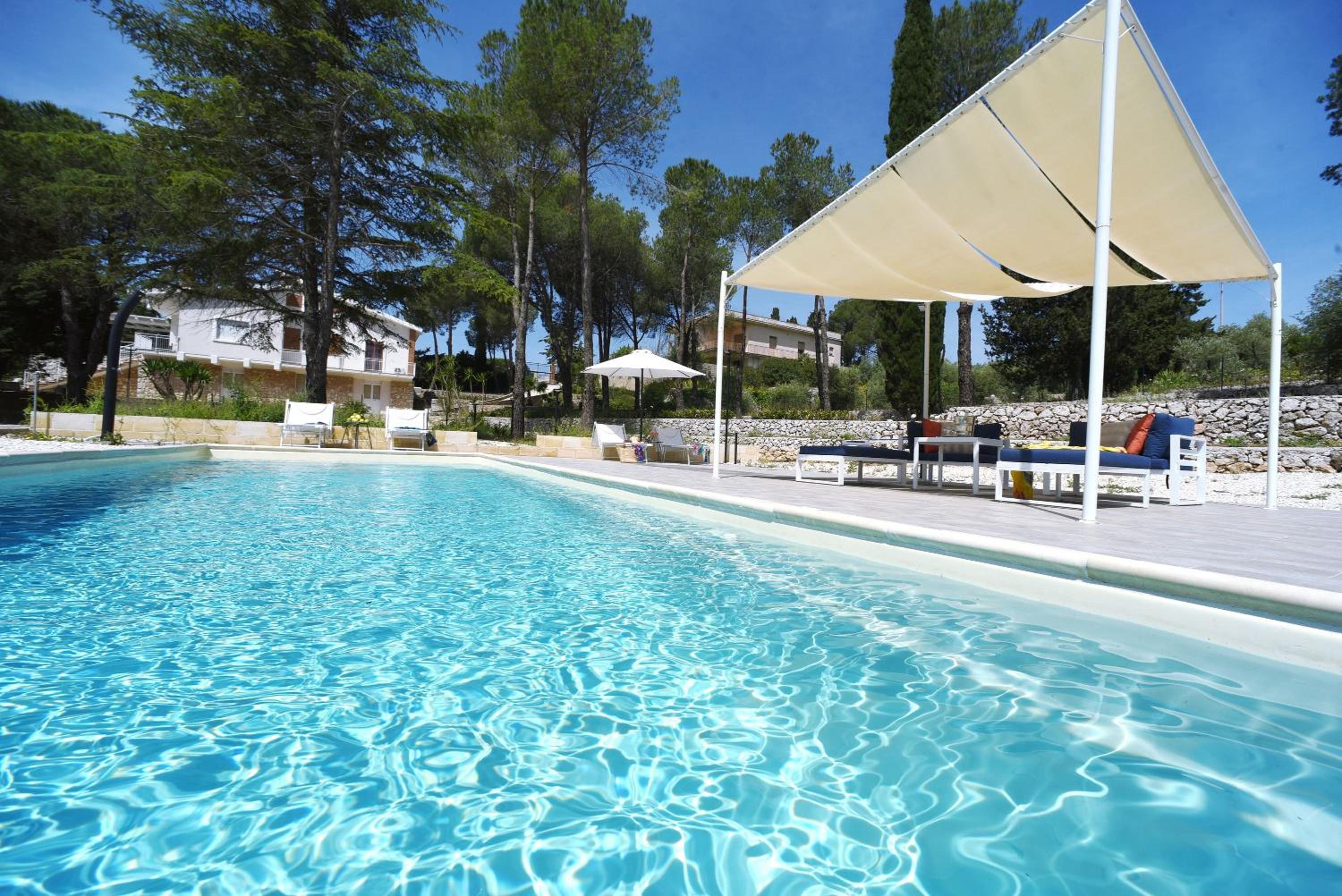 Villa Pica by PosarelliVillas