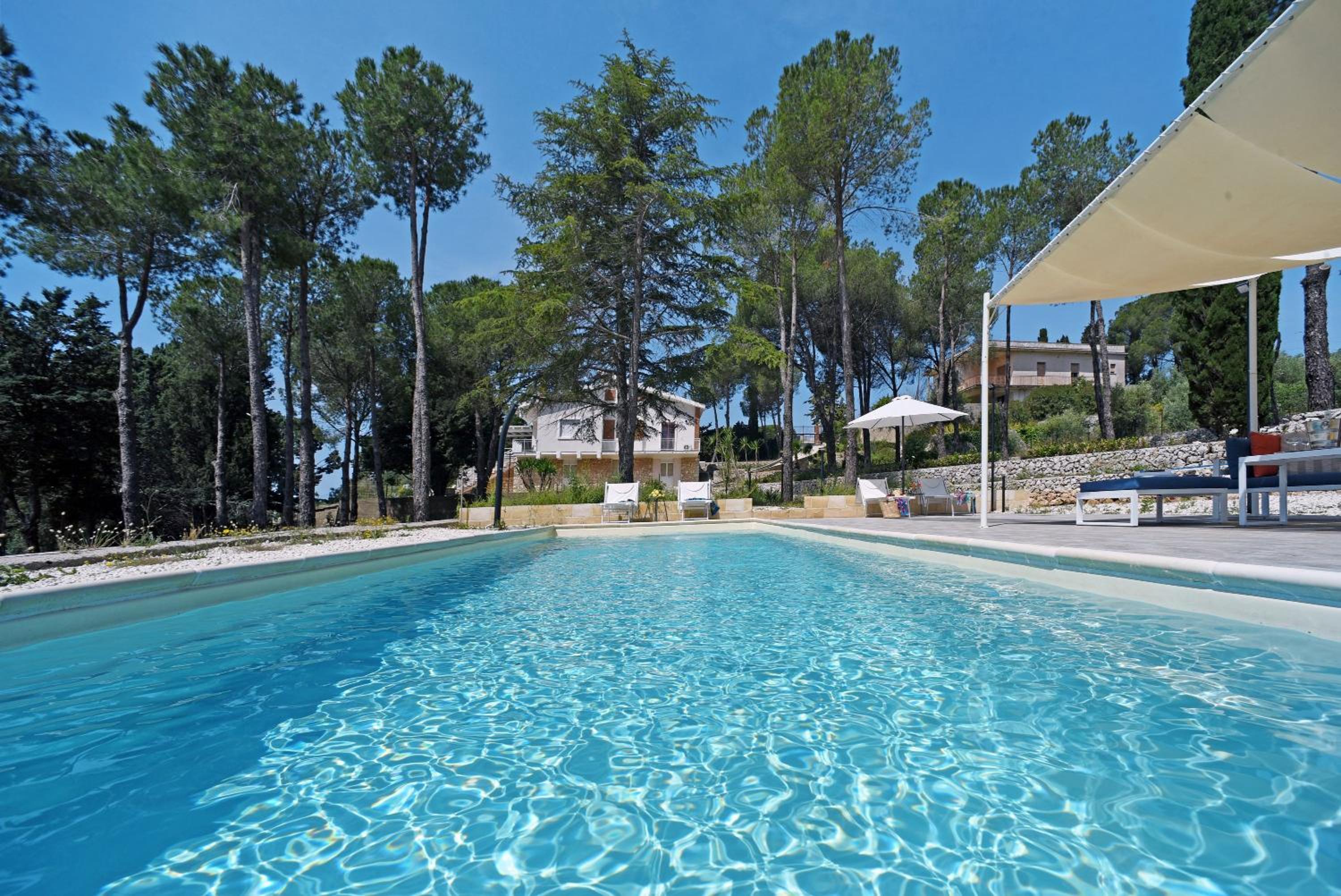 Villa Pica by PosarelliVillas