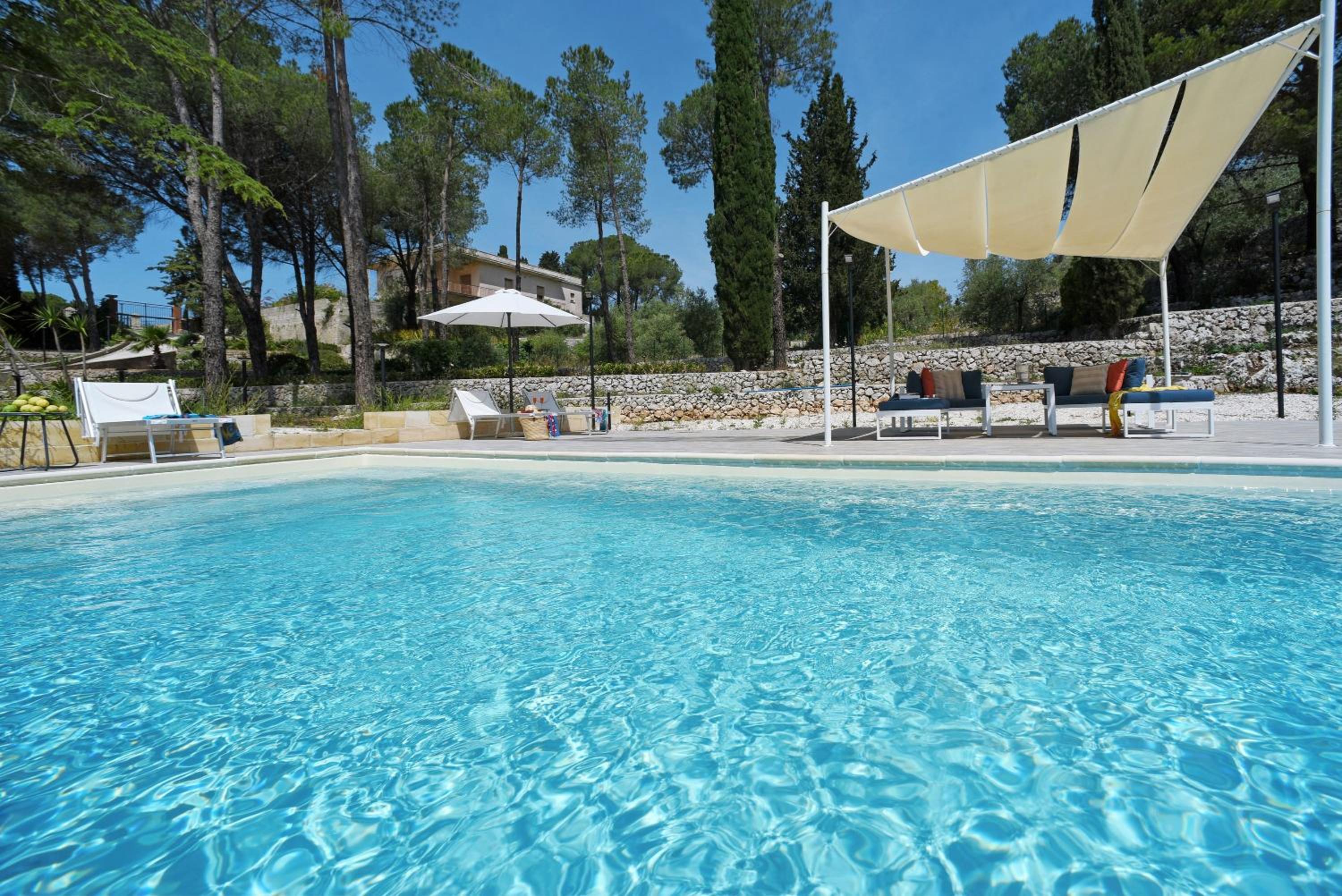 Villa Pica by PosarelliVillas