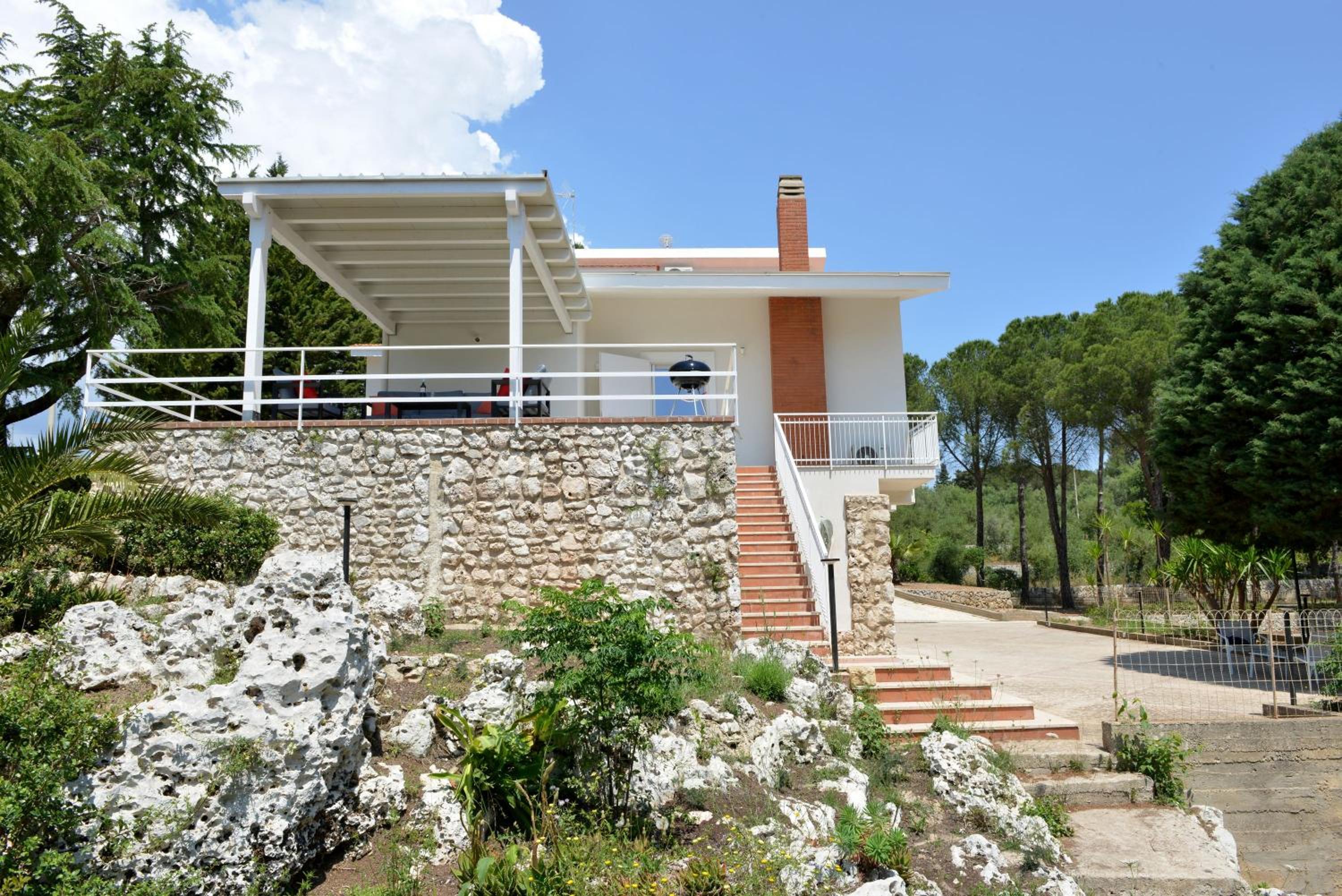 Villa Pica by PosarelliVillas