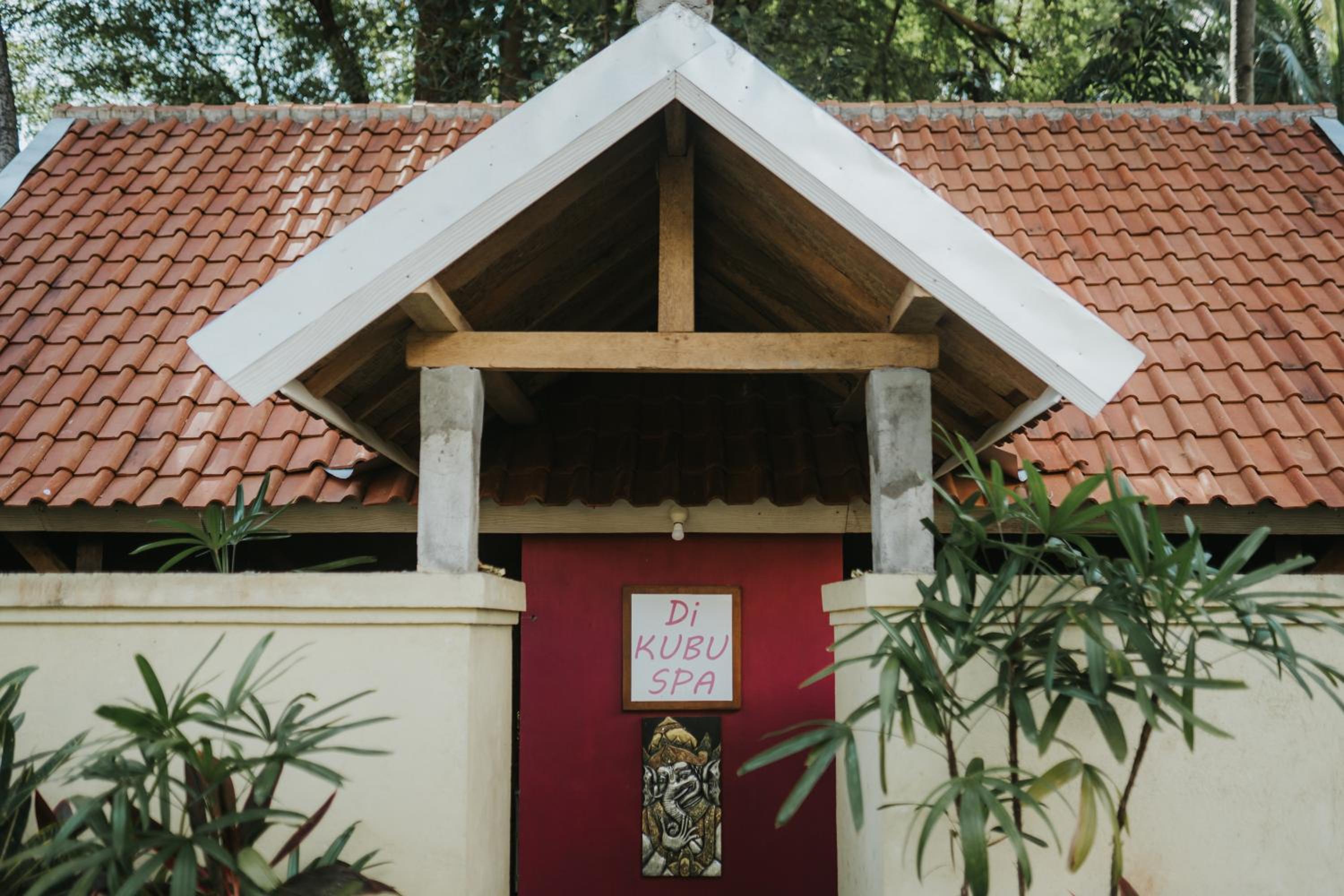 ALOKA BAHARI Villas