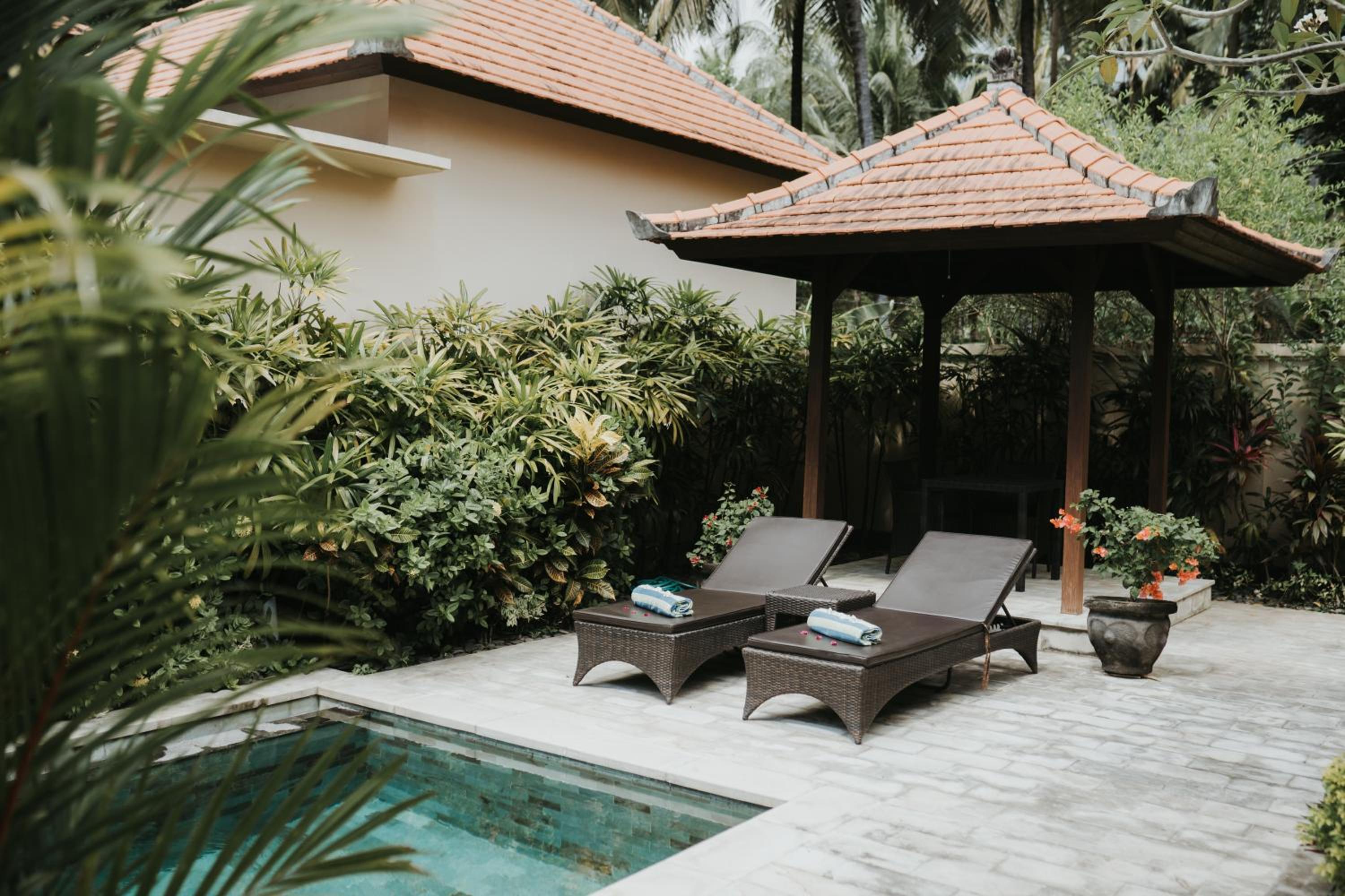 ALOKA BAHARI Villas