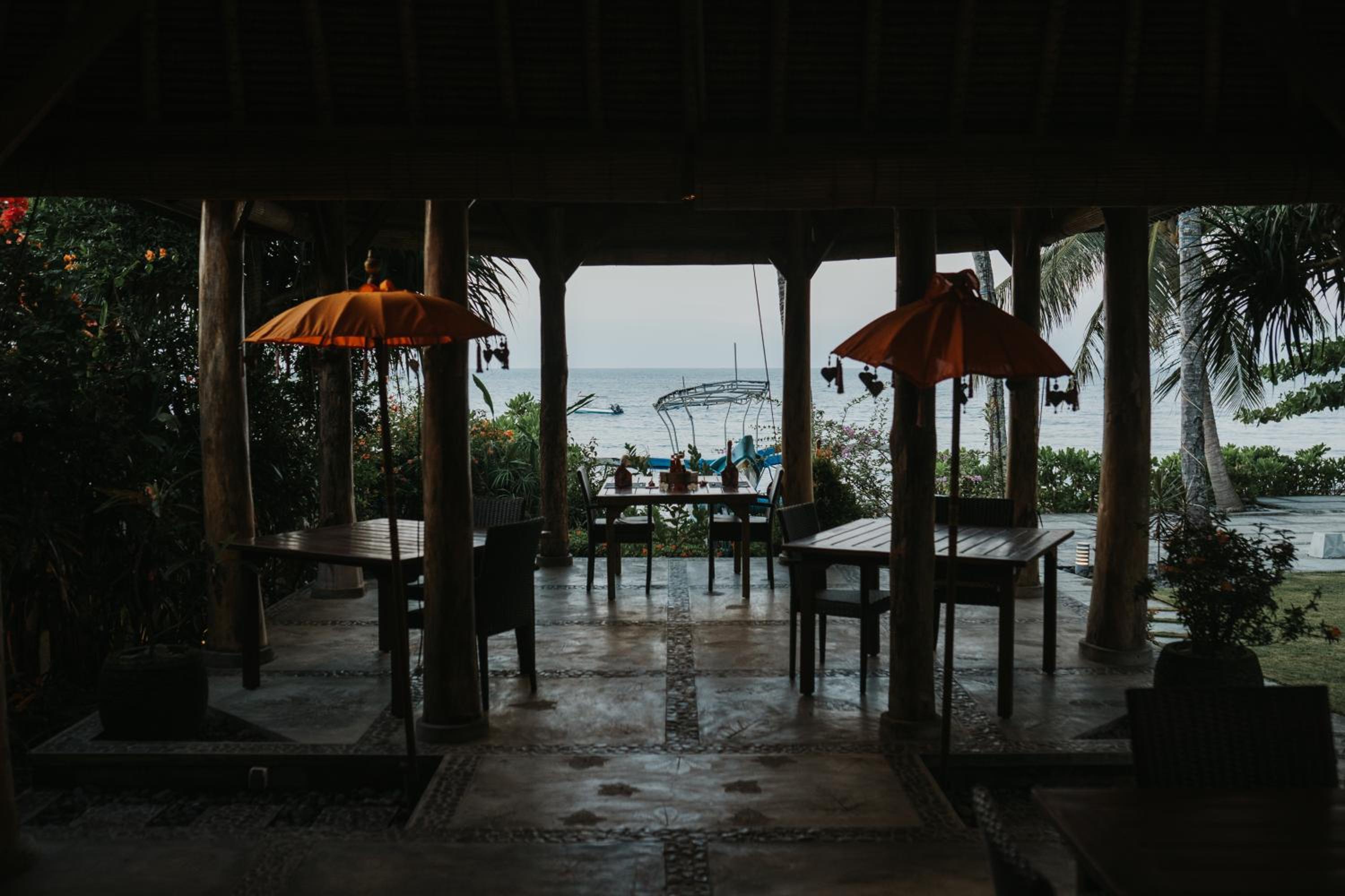 ALOKA BAHARI Villas