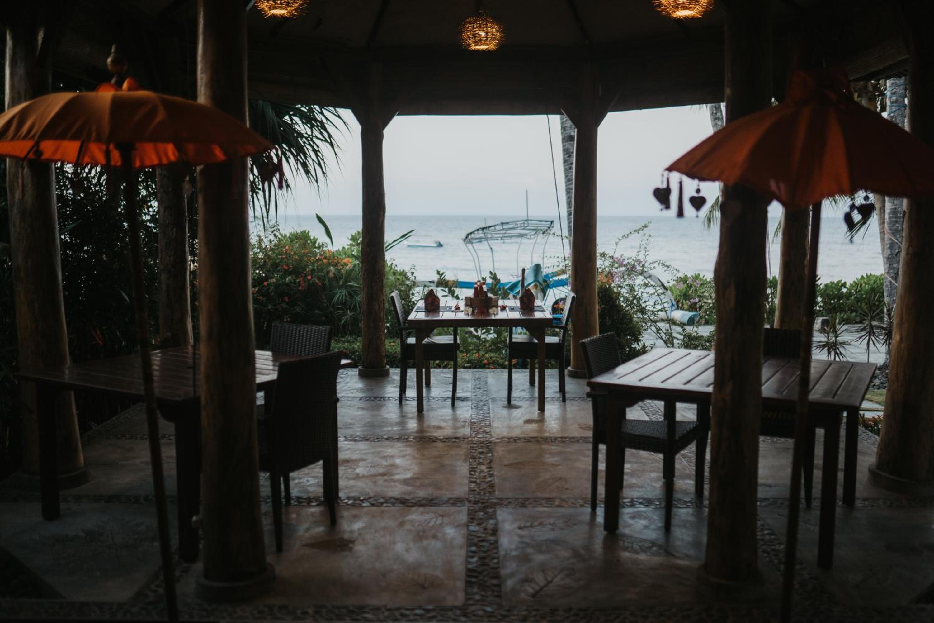 ALOKA BAHARI Villas
