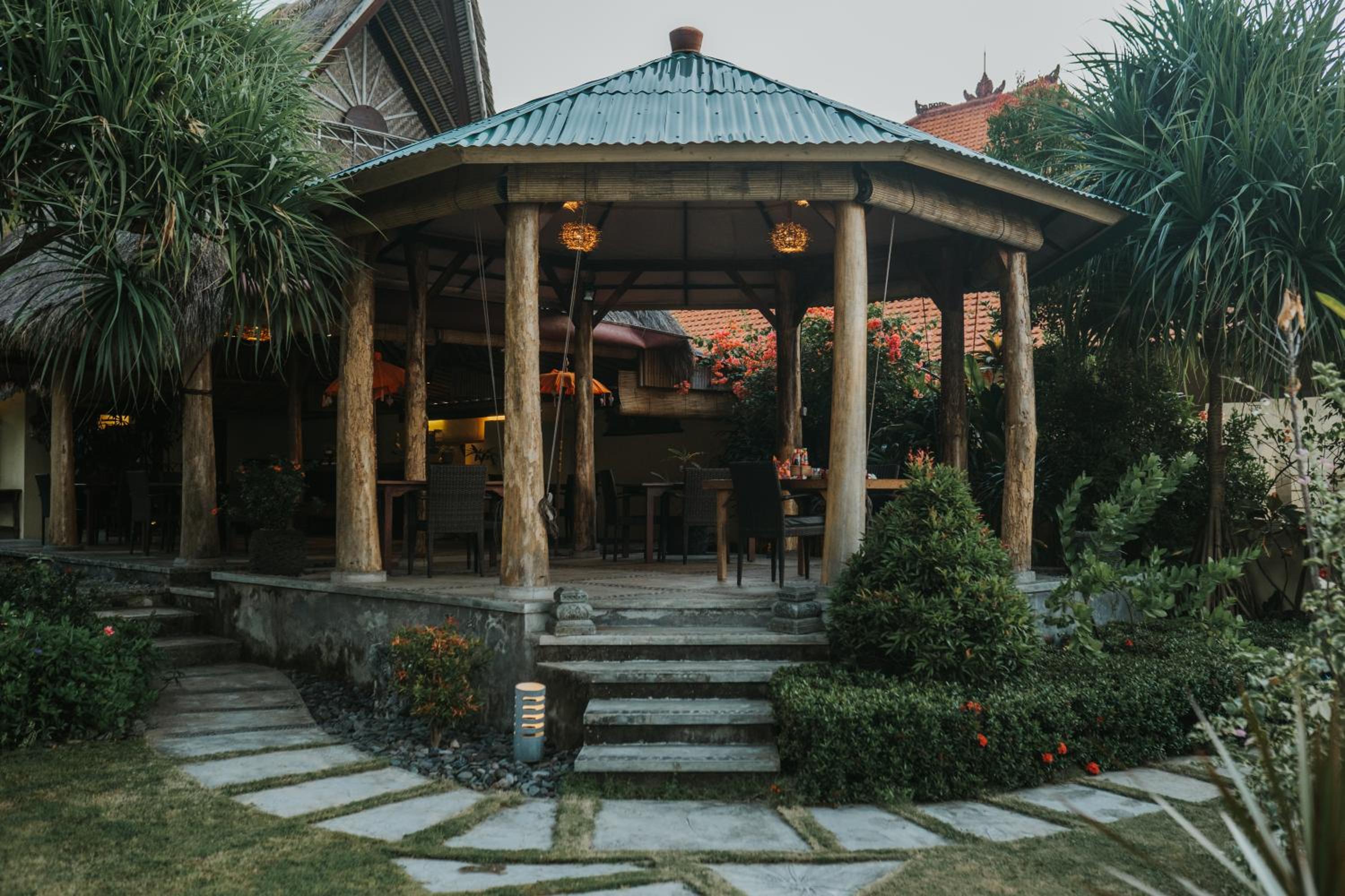 ALOKA BAHARI Villas