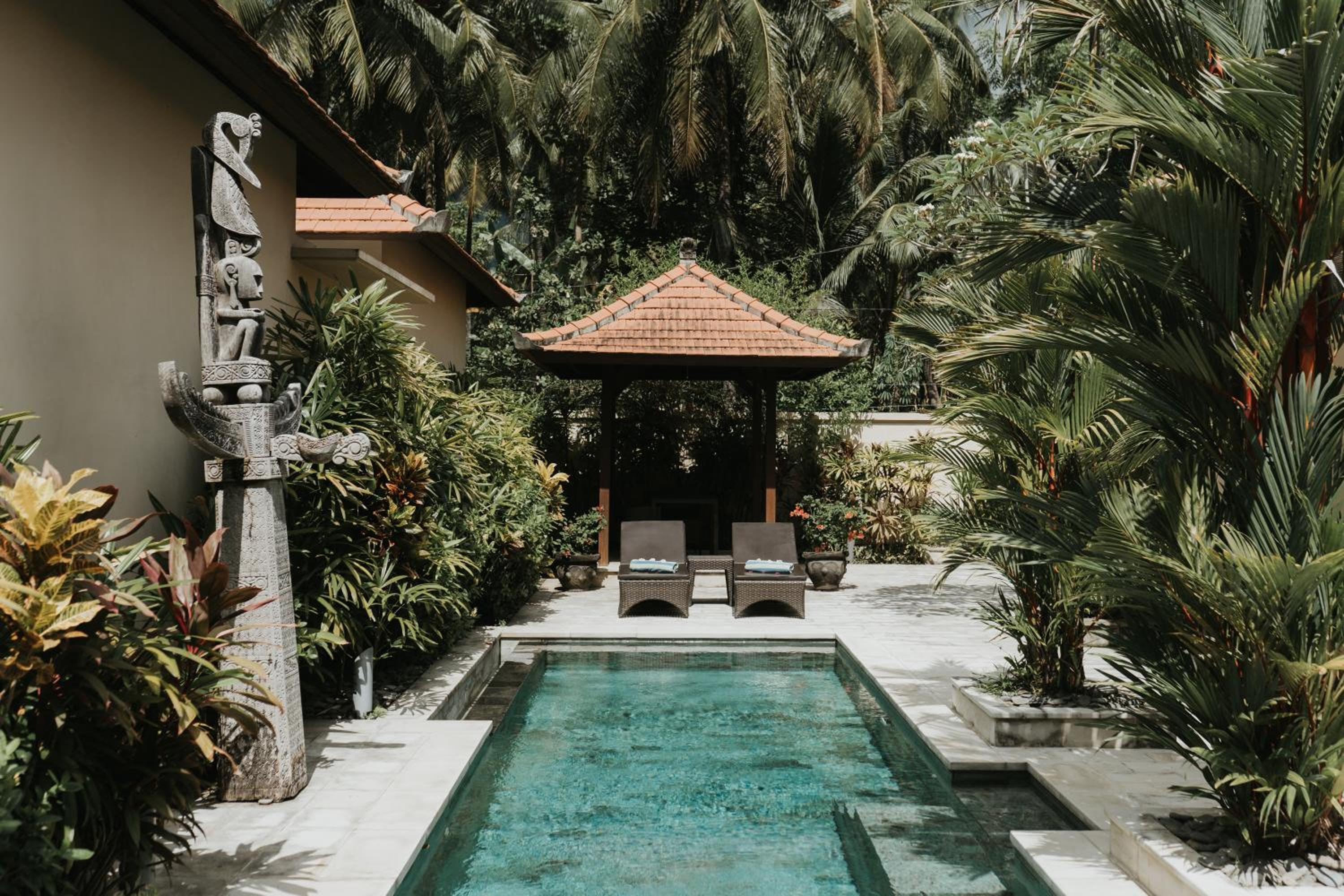 ALOKA BAHARI Villas
