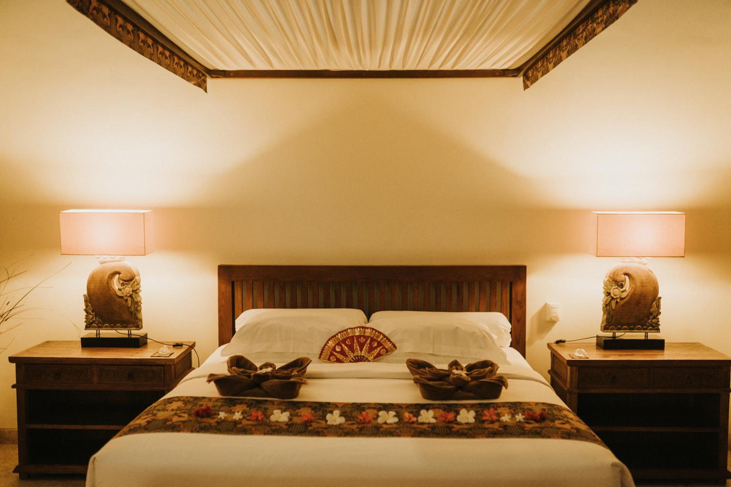 ALOKA BAHARI Villas