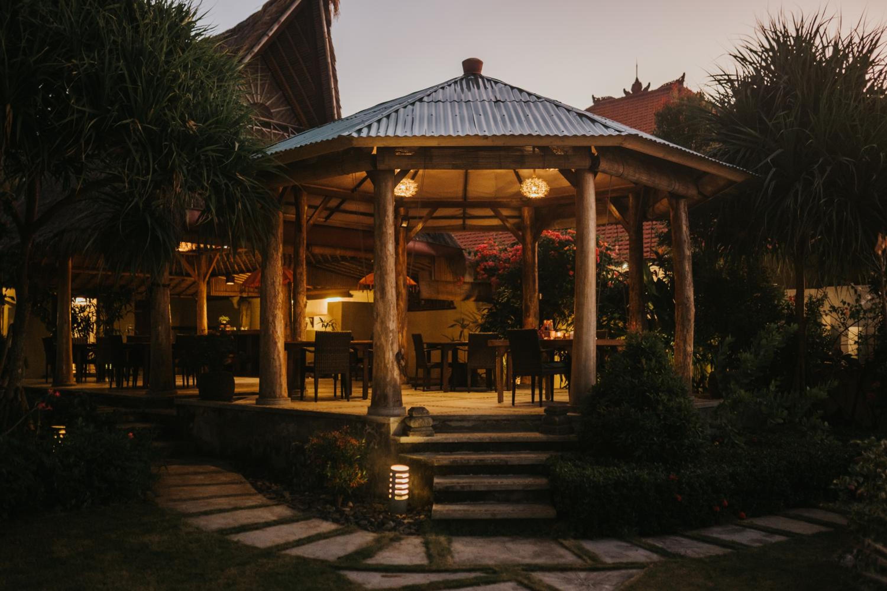 ALOKA BAHARI Villas