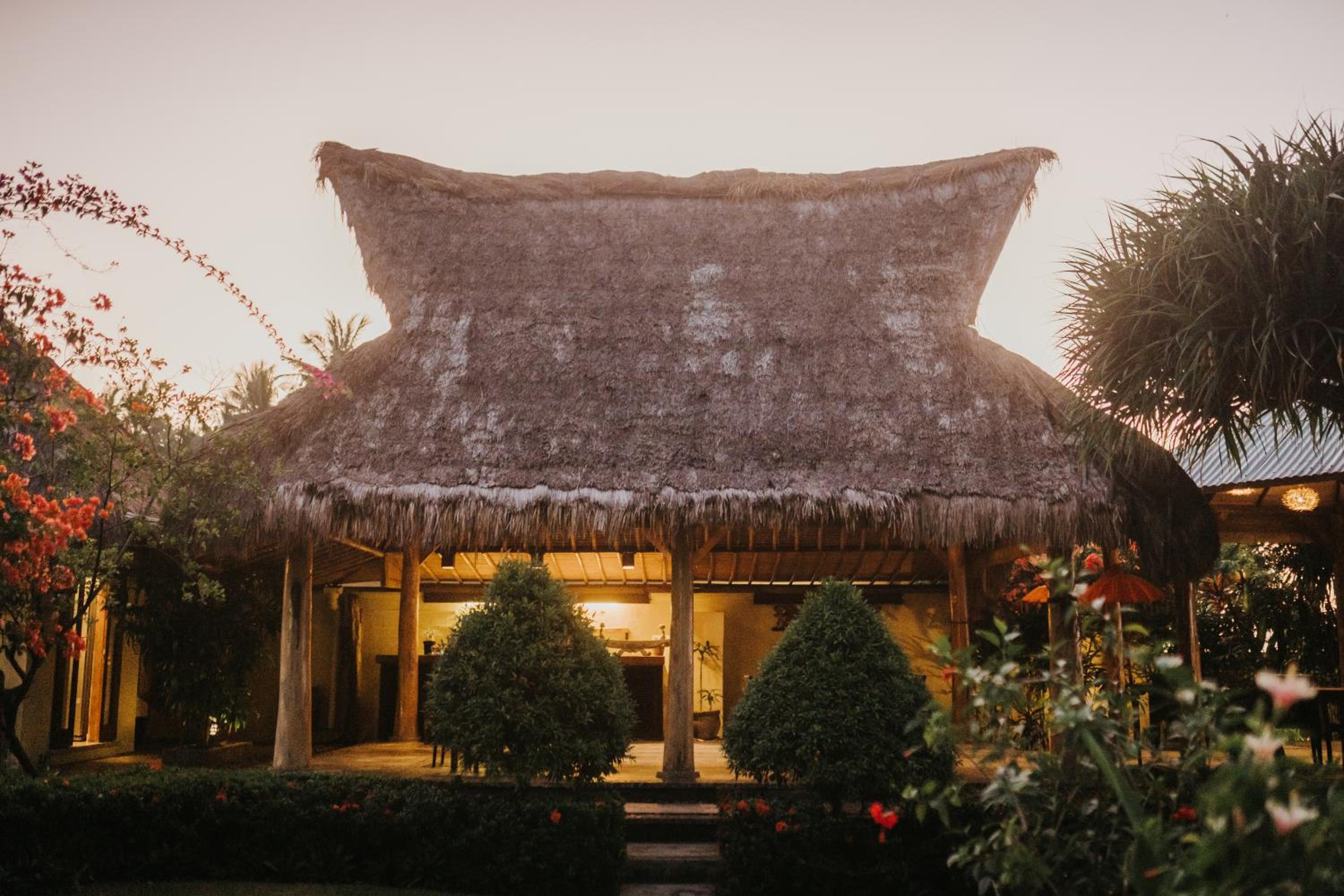 ALOKA BAHARI Villas