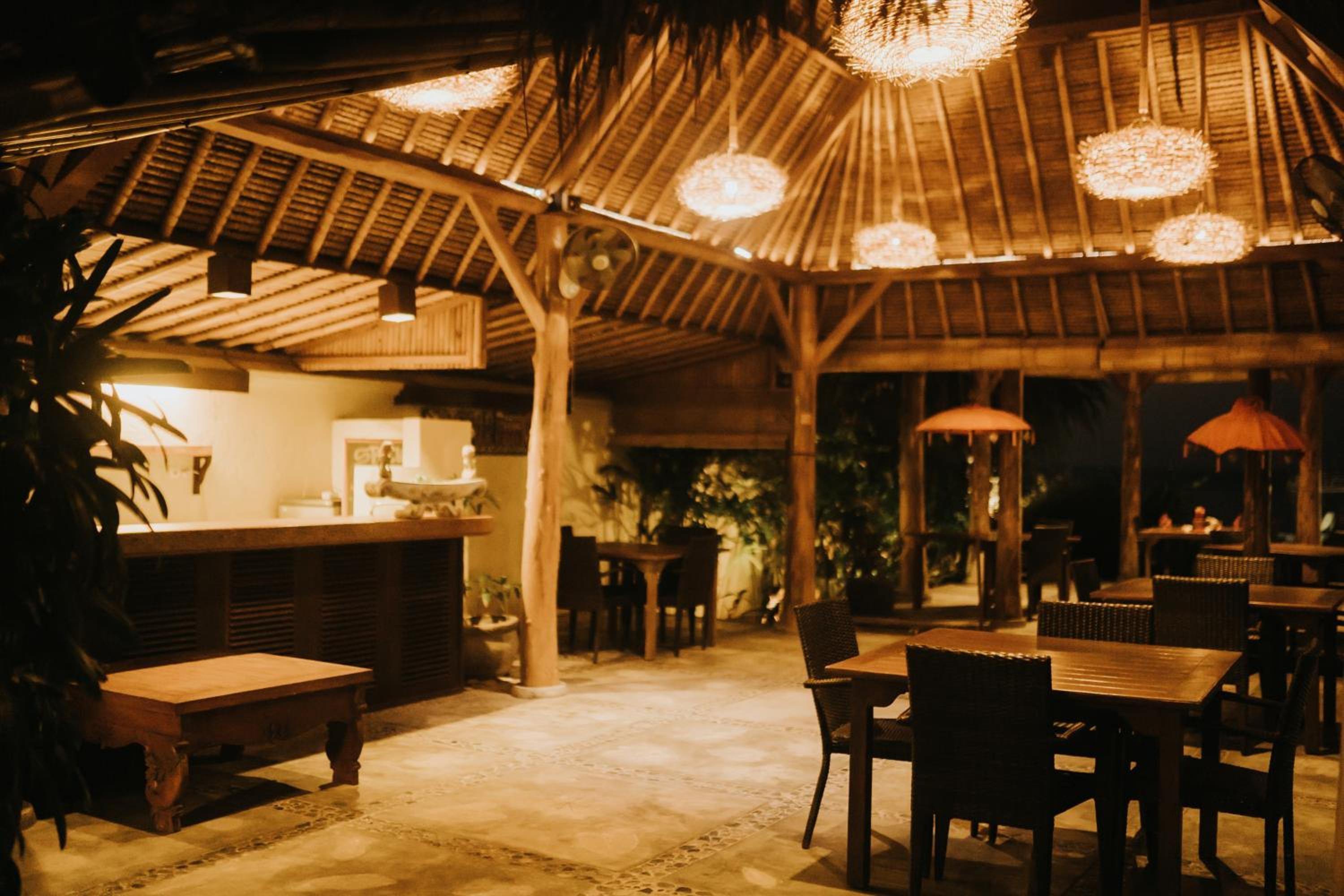 ALOKA BAHARI Villas