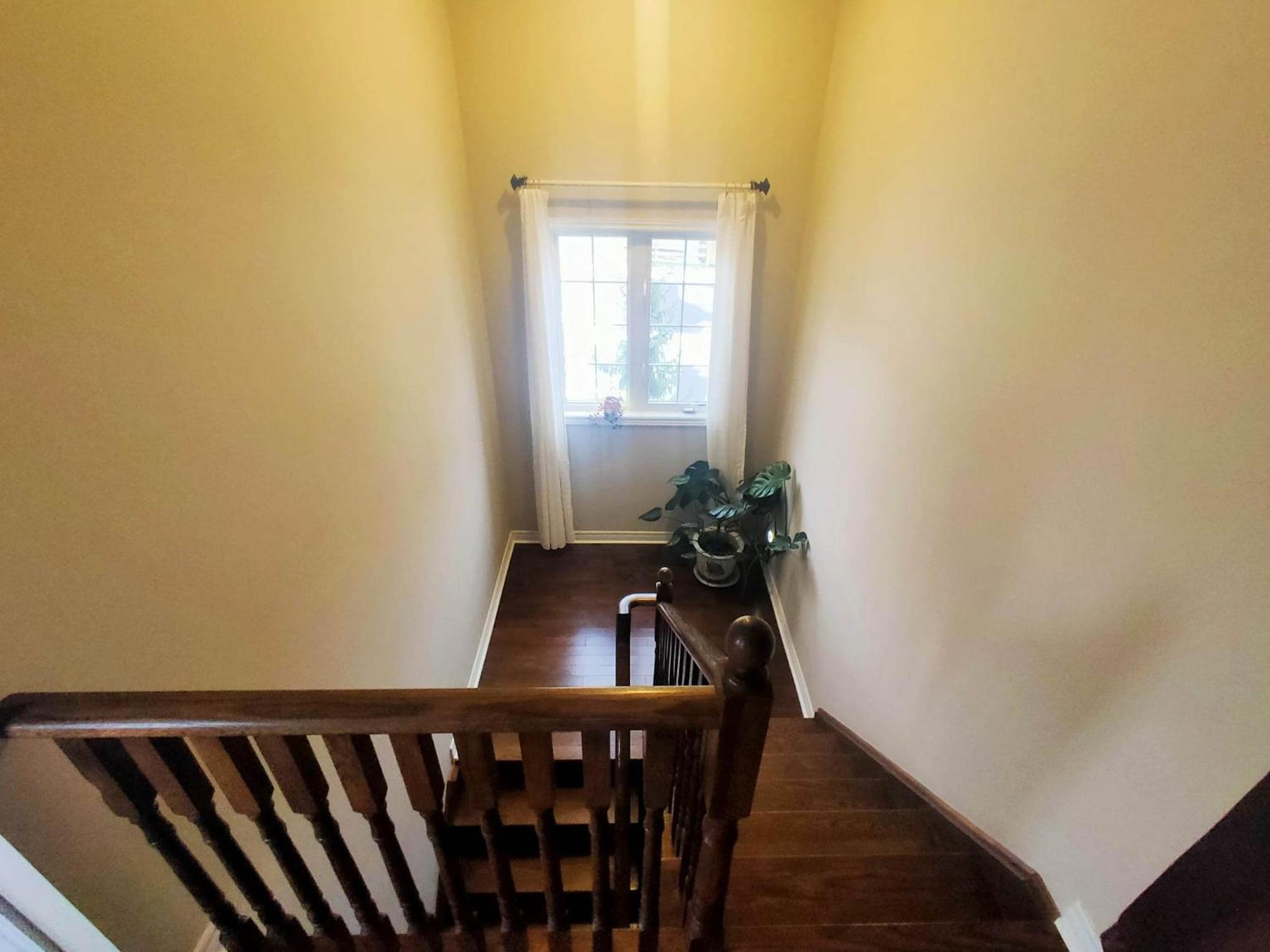 Affordable Room with FREE Parking in Newmarket ON