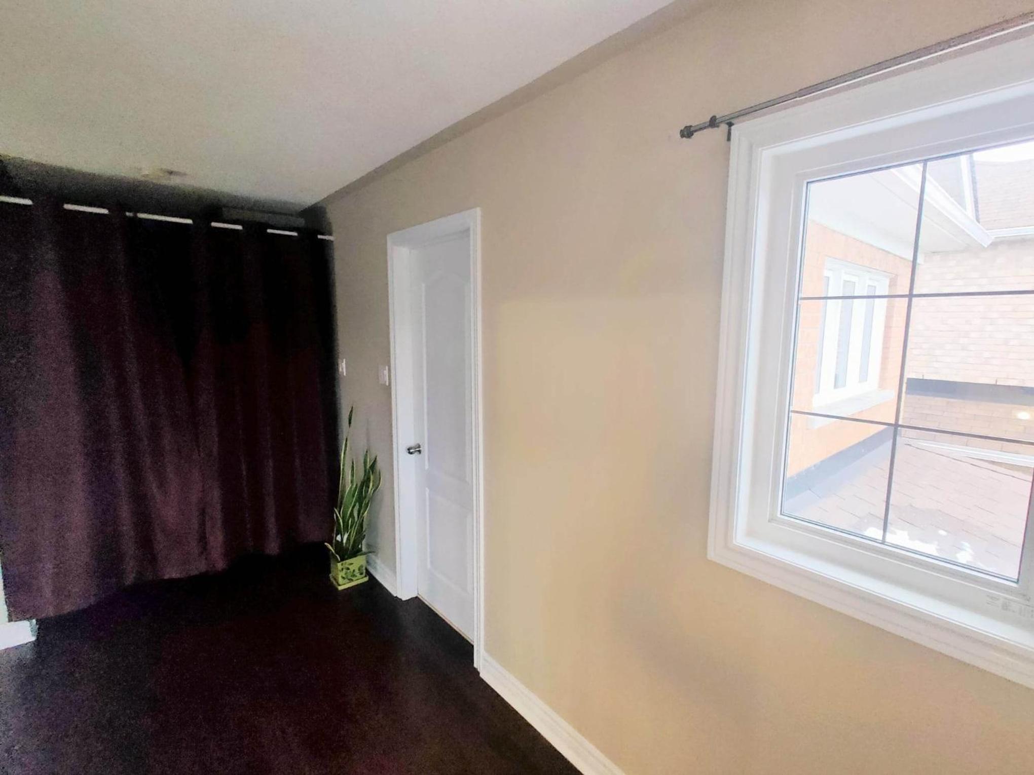 Affordable Room with FREE Parking in Newmarket ON