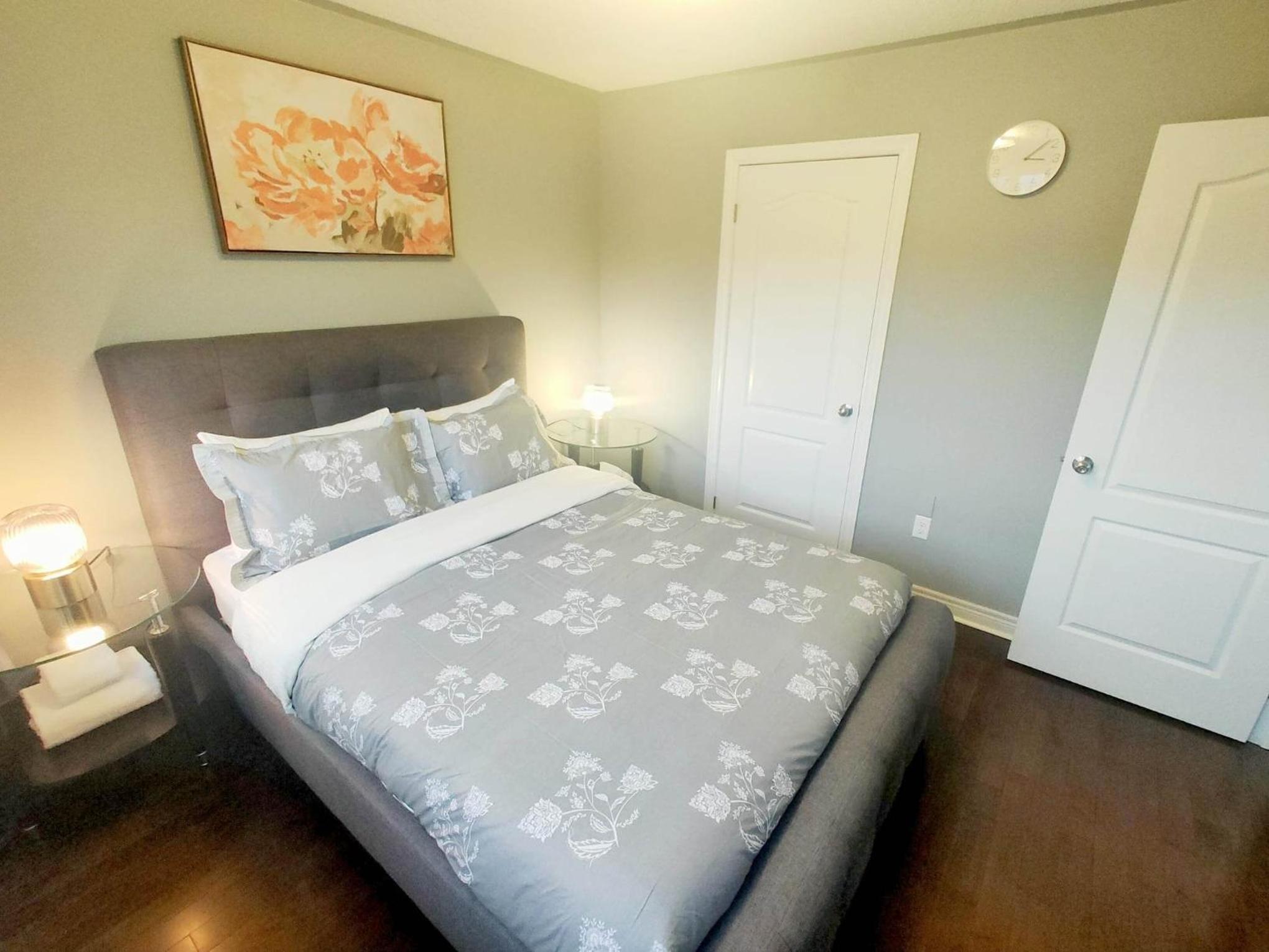 Affordable Room with FREE Parking in Newmarket ON