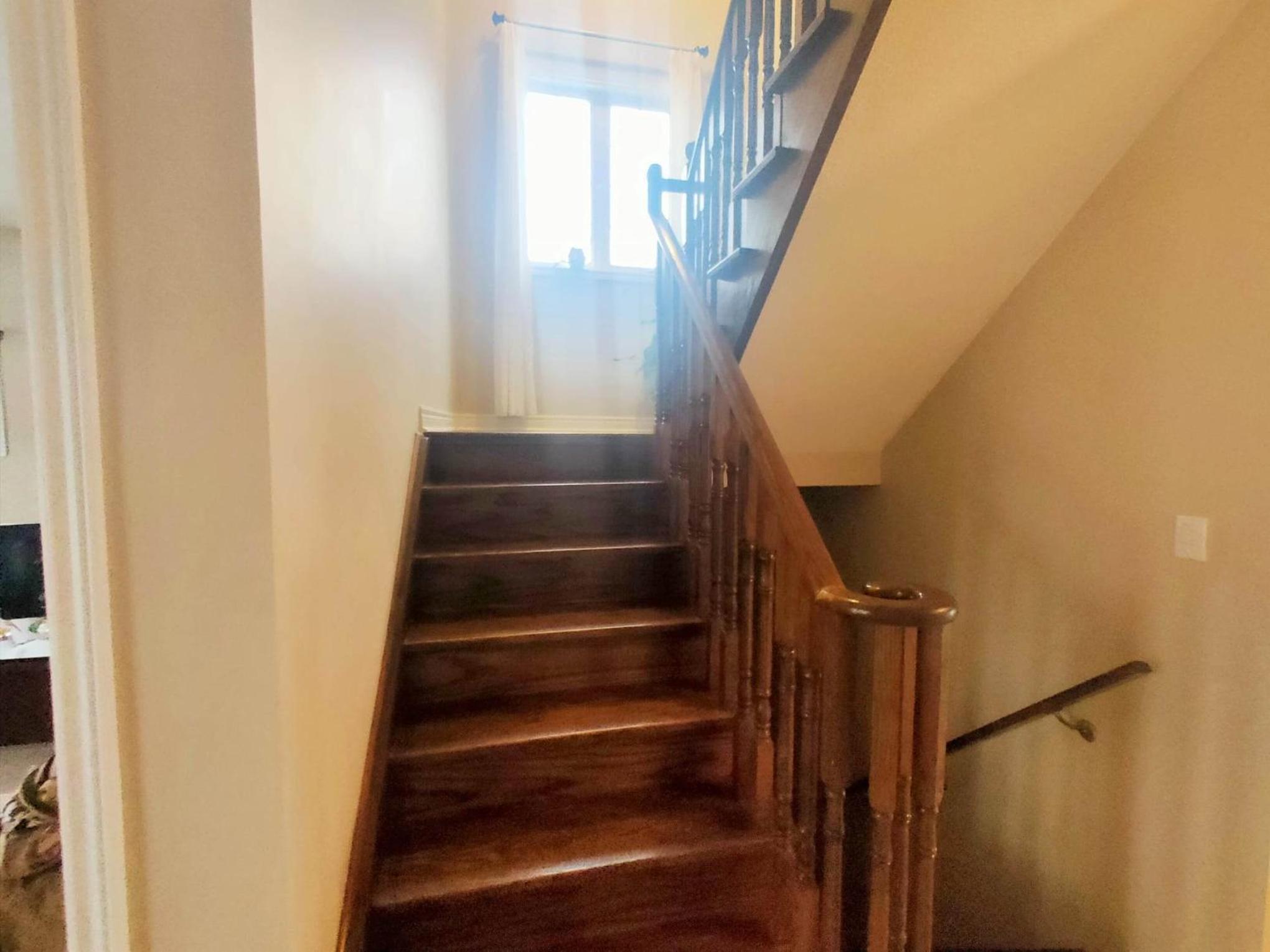 Affordable Room with FREE Parking in Newmarket ON