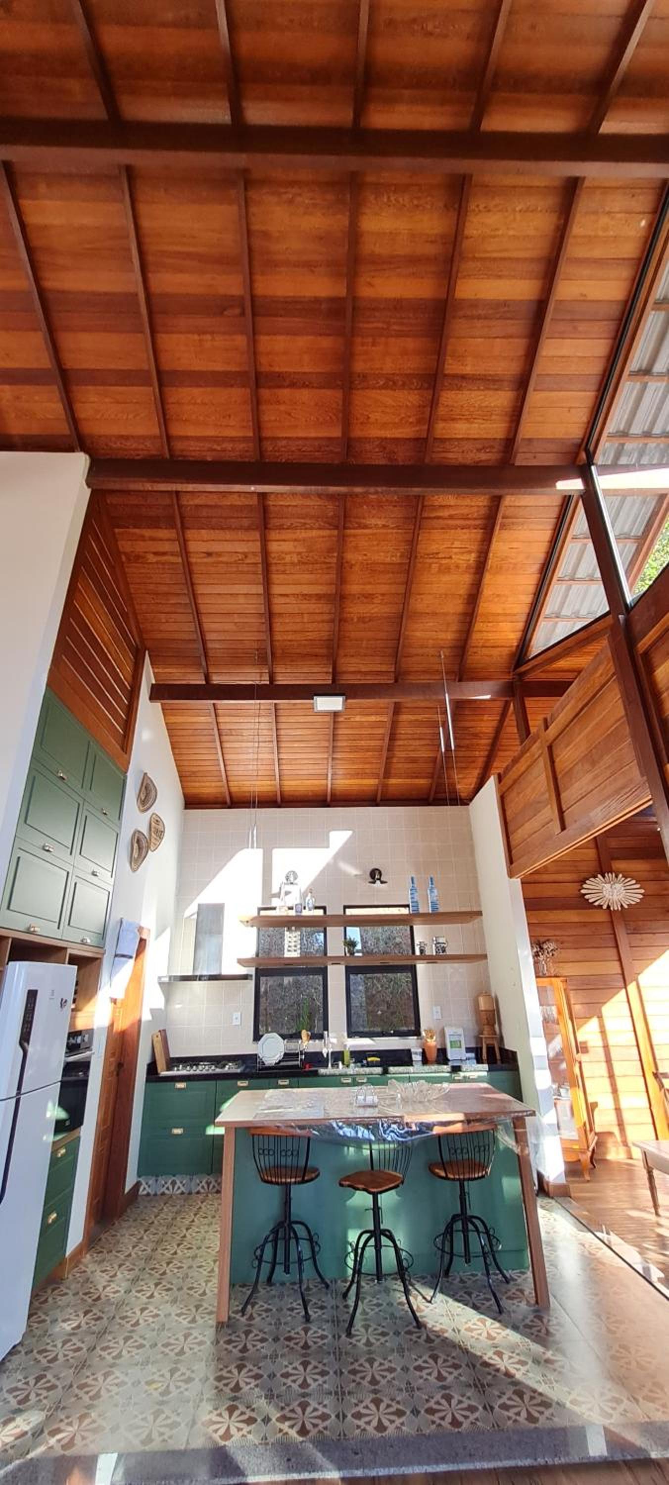 Linda Casa de Campo com Piscina na Rota dos Ipês