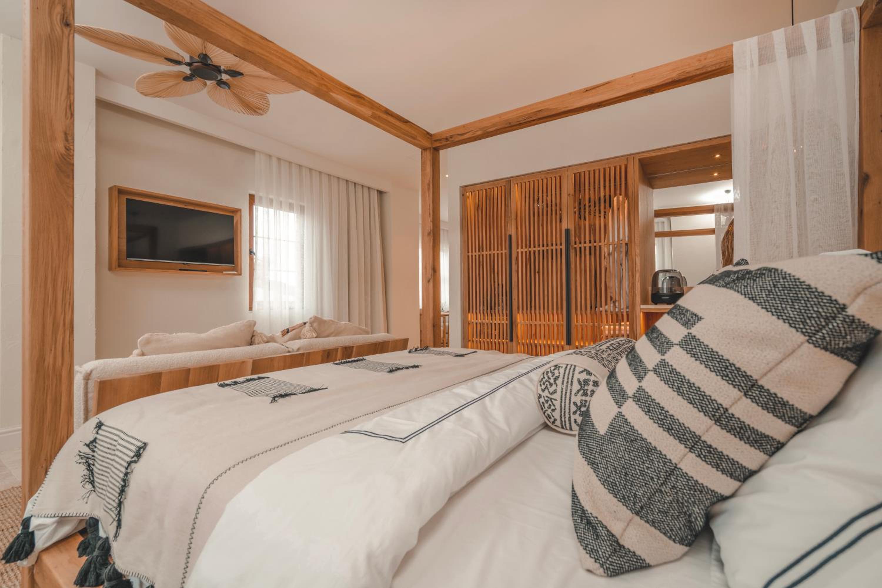 6 ROOMS BY AZUMARE - Image 15