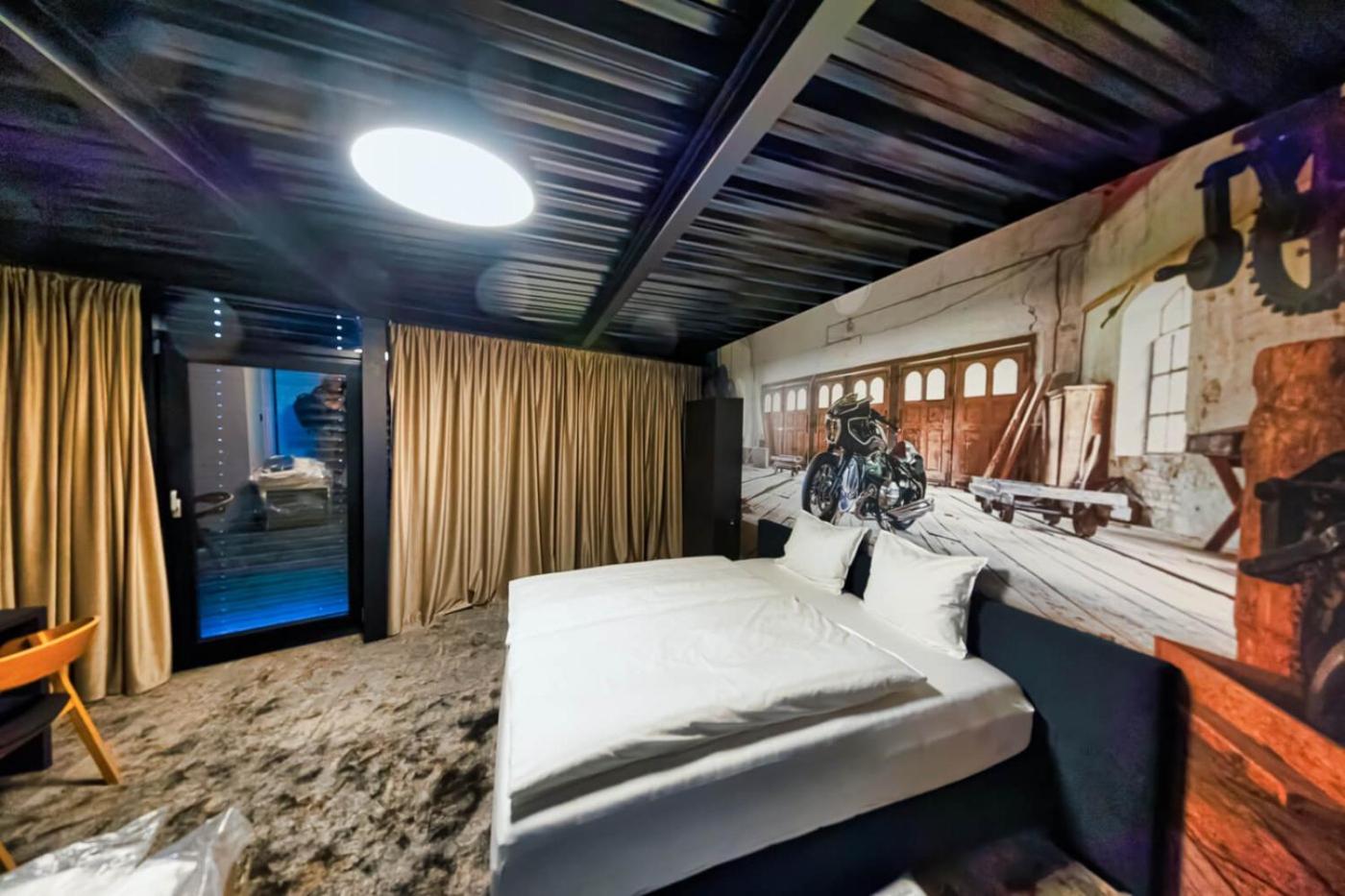 SINATRA CIGAR HOUSE view 4