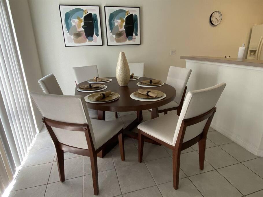 Enchanted Orlando Townhome 15 min to Disney - ENC01