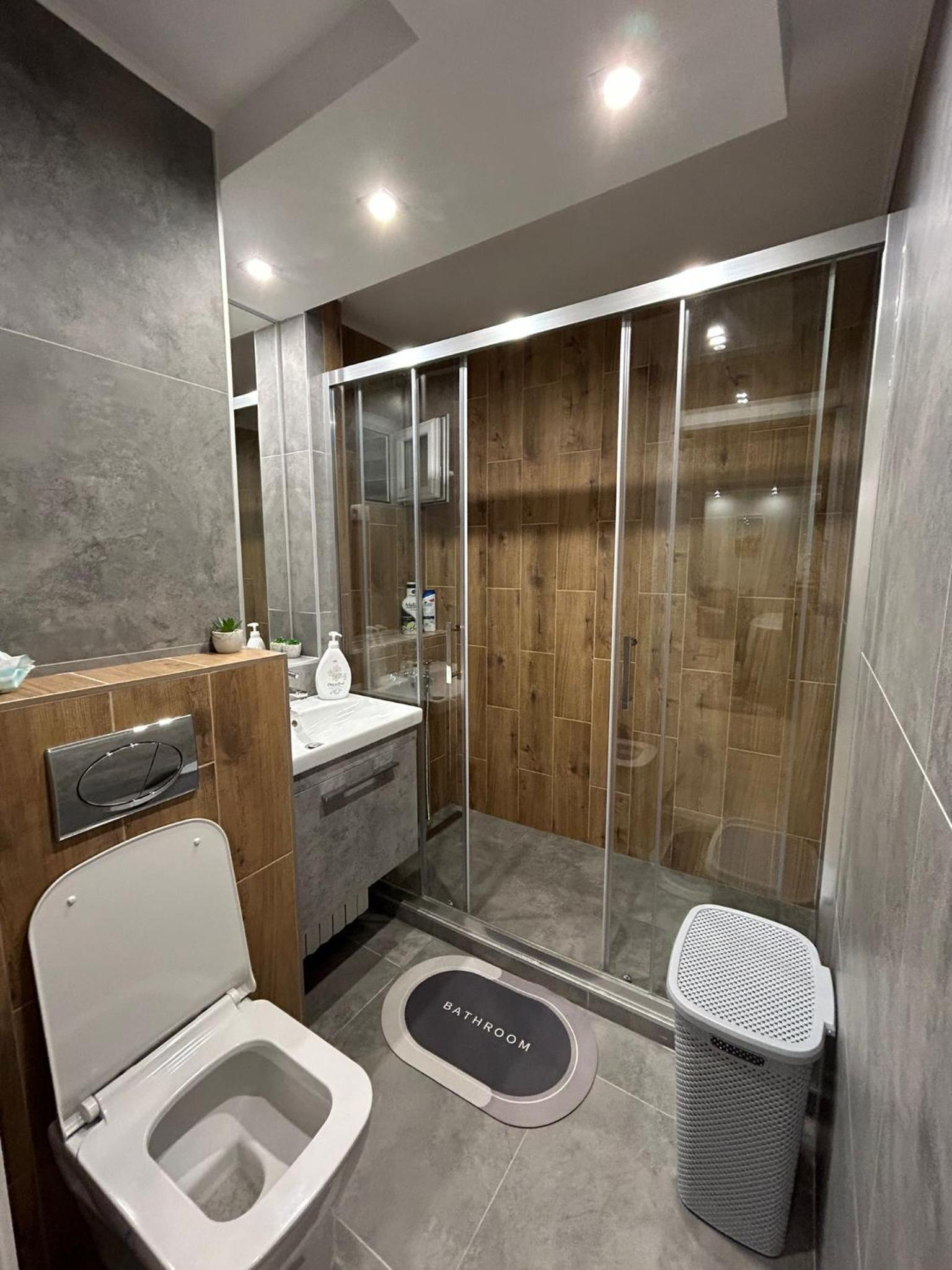 Mirrors Apartmani